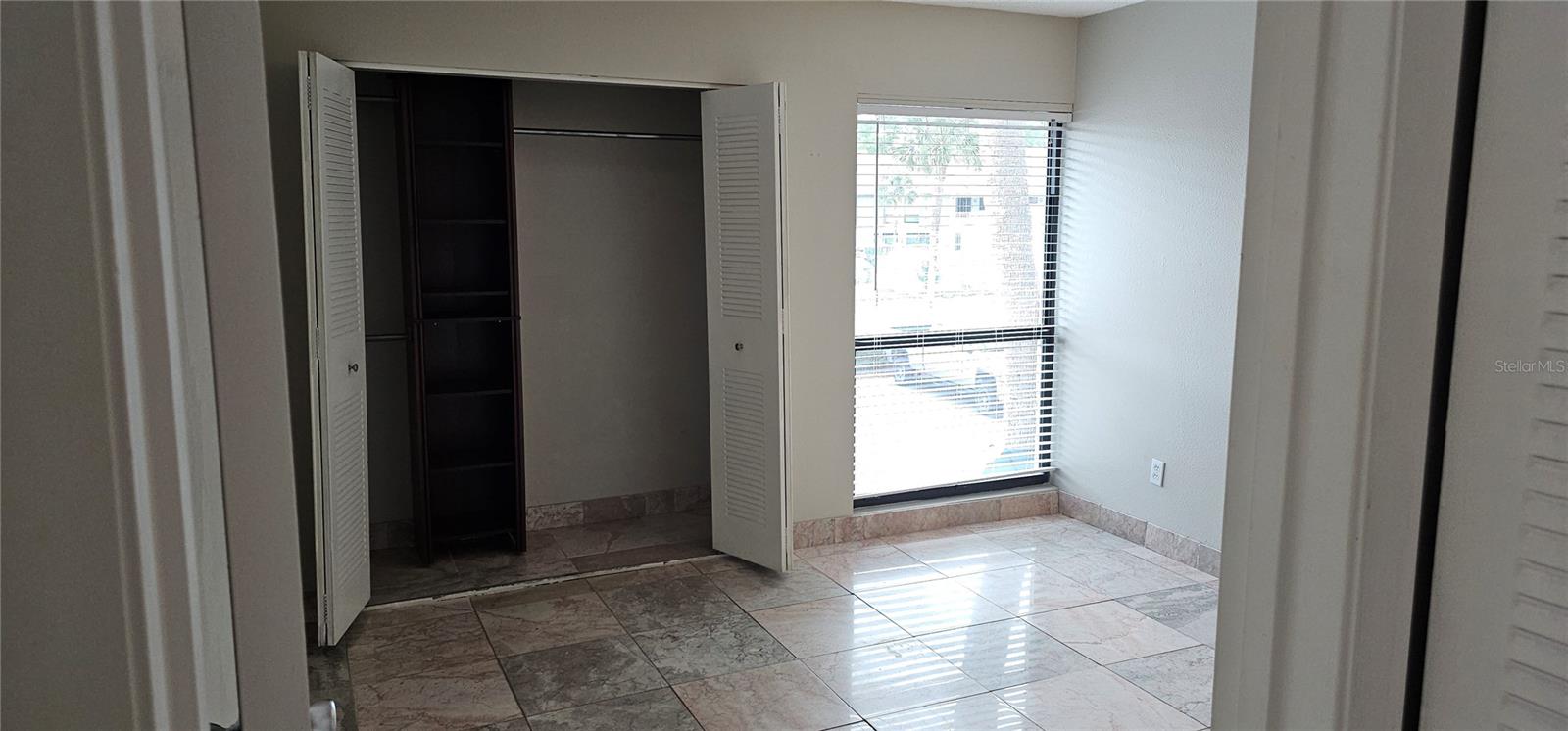 Listing photo id 4 for 2025 Lakewood Club Drive S 5k