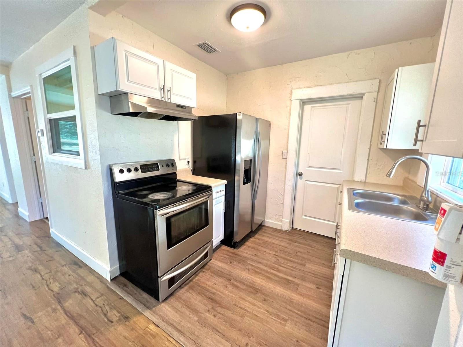 Image 4 of 19 For 1529 12th Street S A