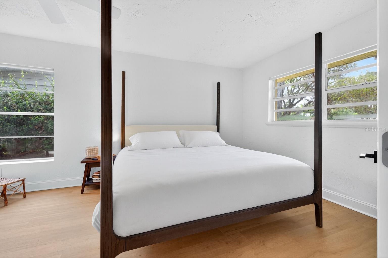 Image 15 of 35 For 637 41st Avenue Ne