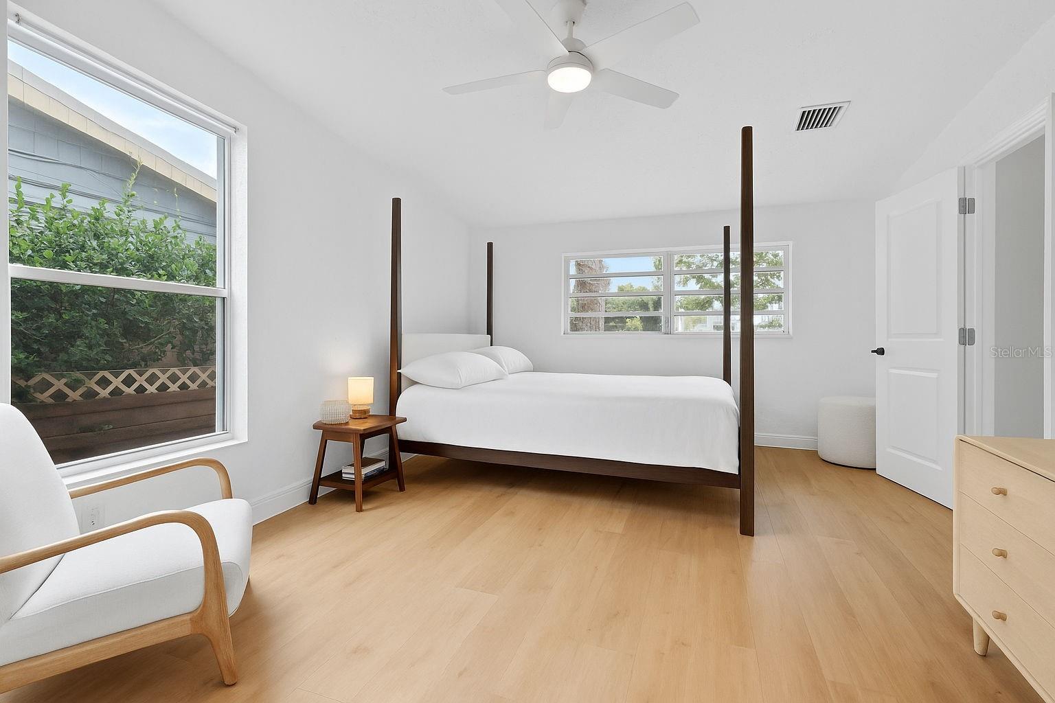 Image 16 of 35 For 637 41st Avenue Ne