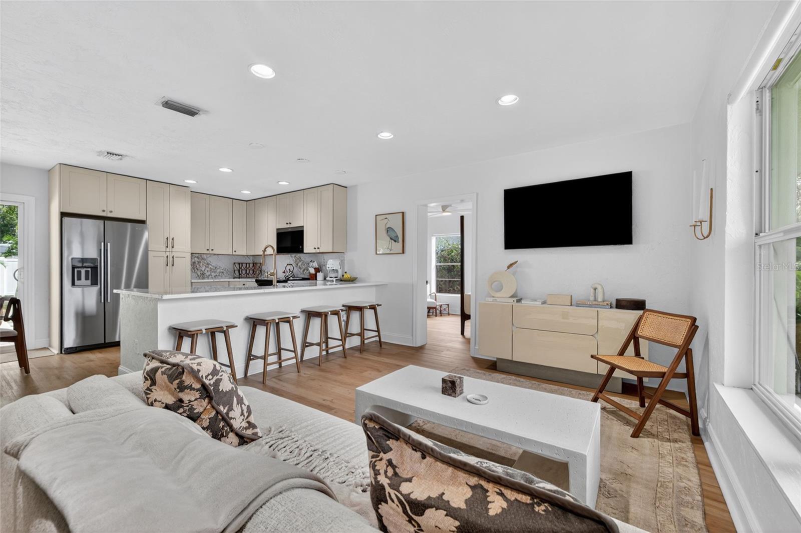 Image 3 of 35 For 637 41st Avenue Ne