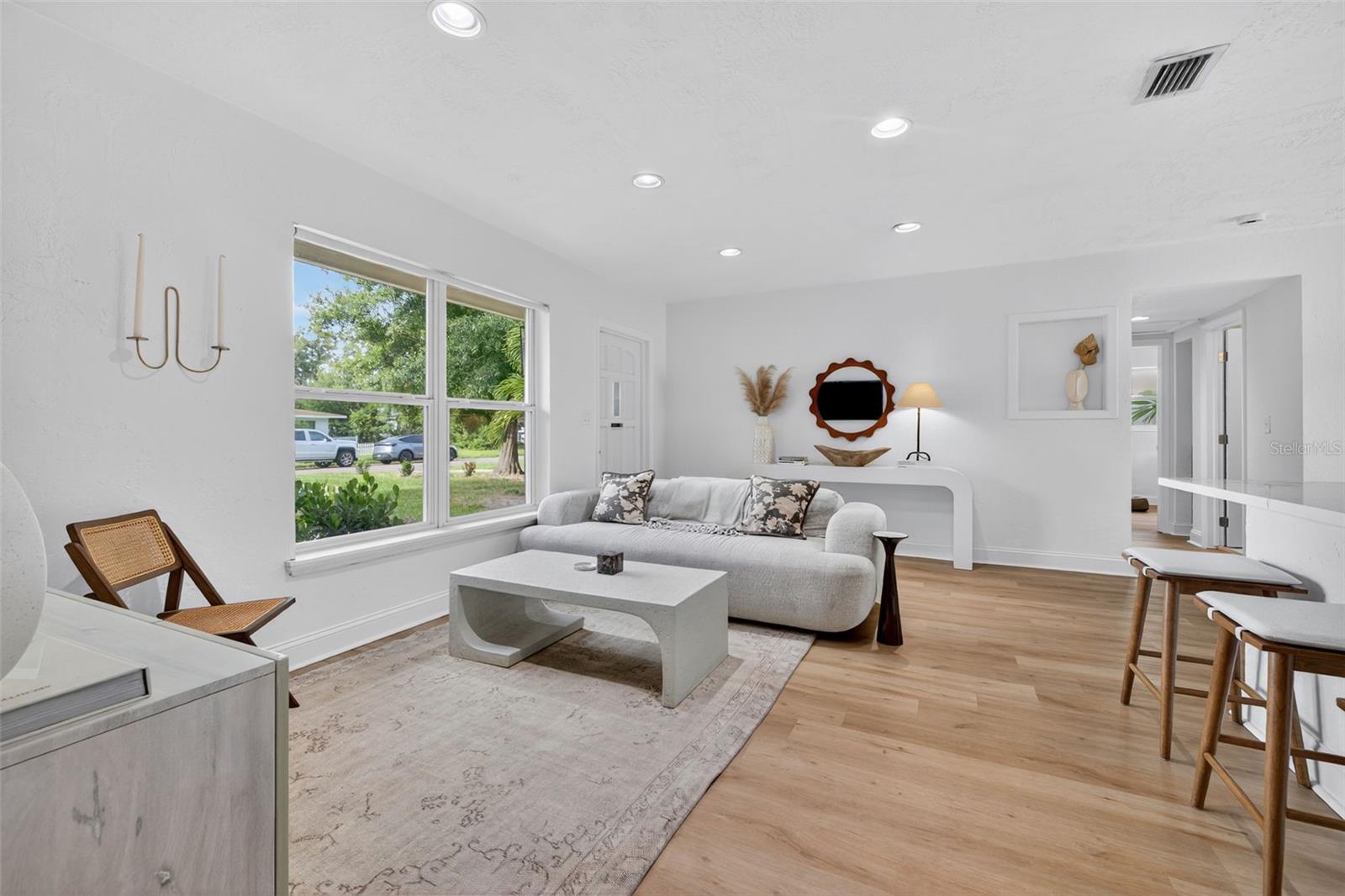 Image 4 of 35 For 637 41st Avenue Ne