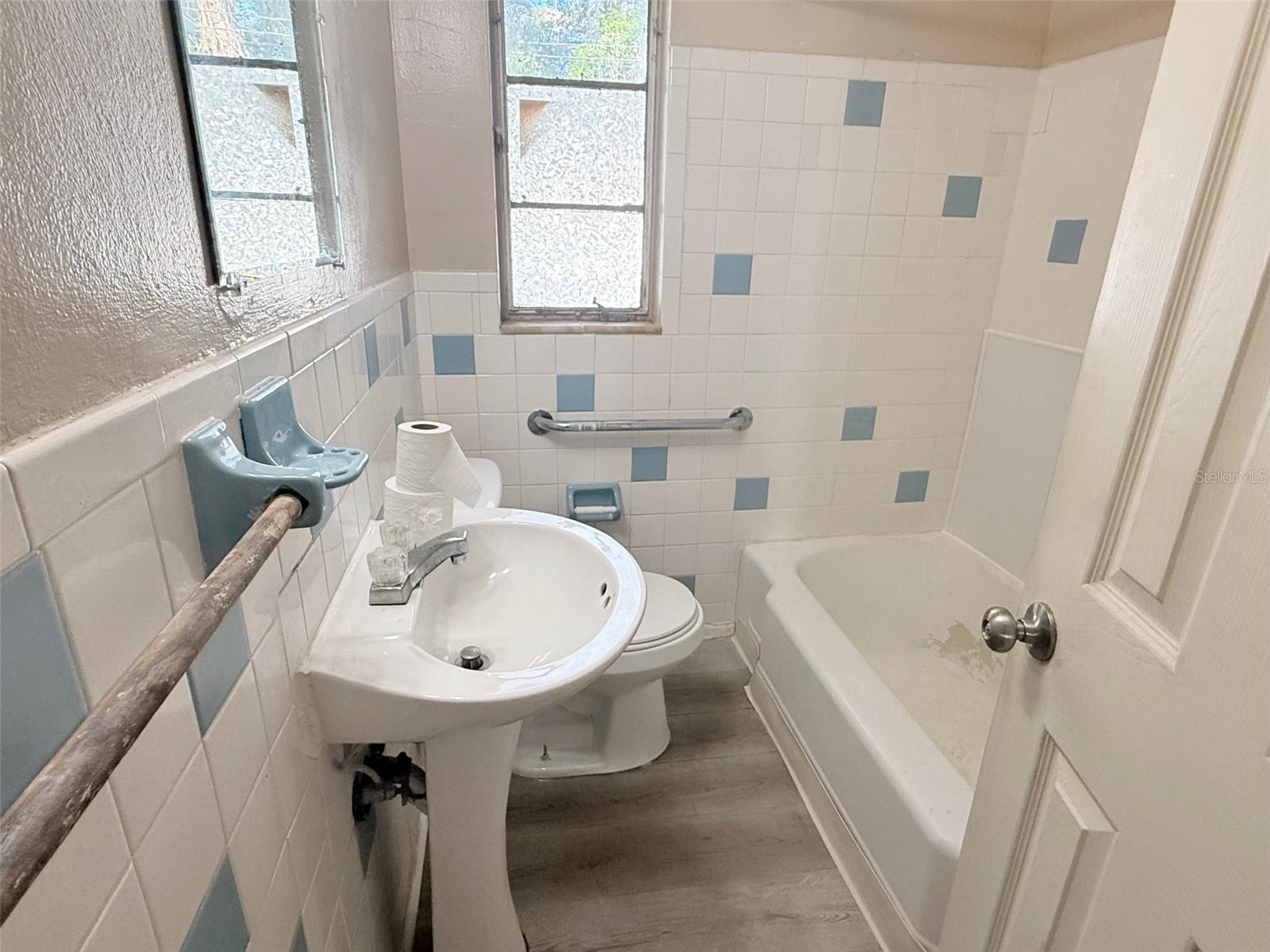 Image 13 of 28 For 2835 Dr Martin Luther King Jr Street S