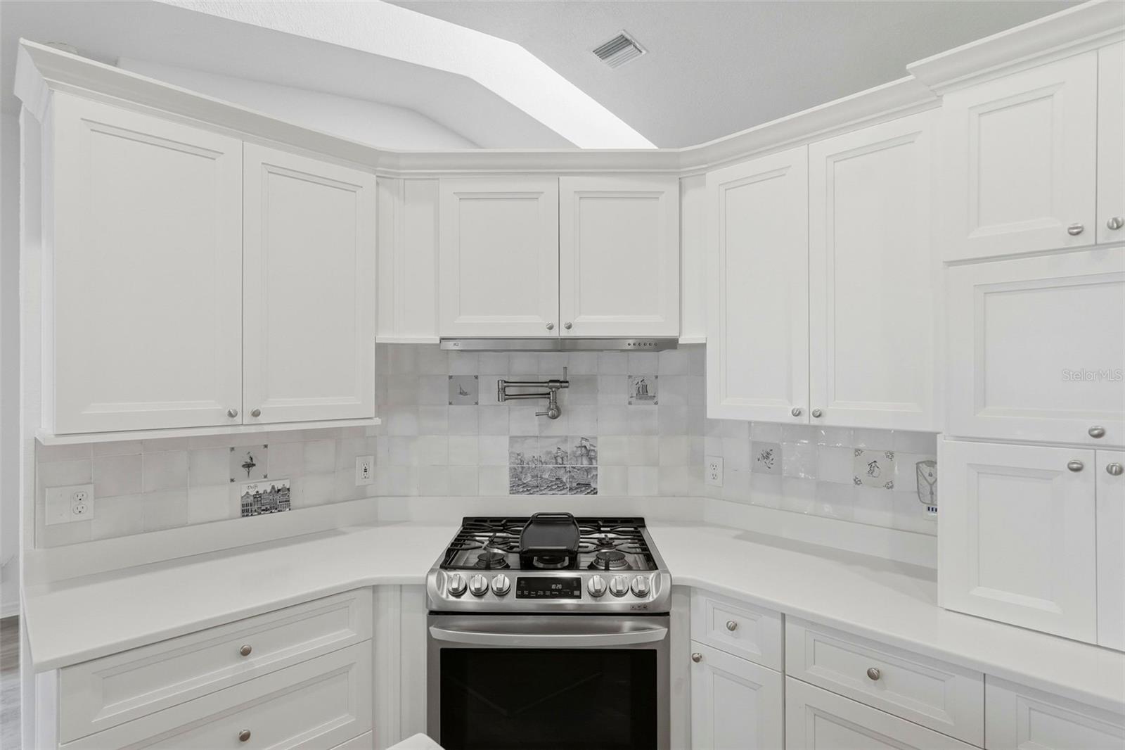 Image 11 of 44 For 4301 52nd Avenue S