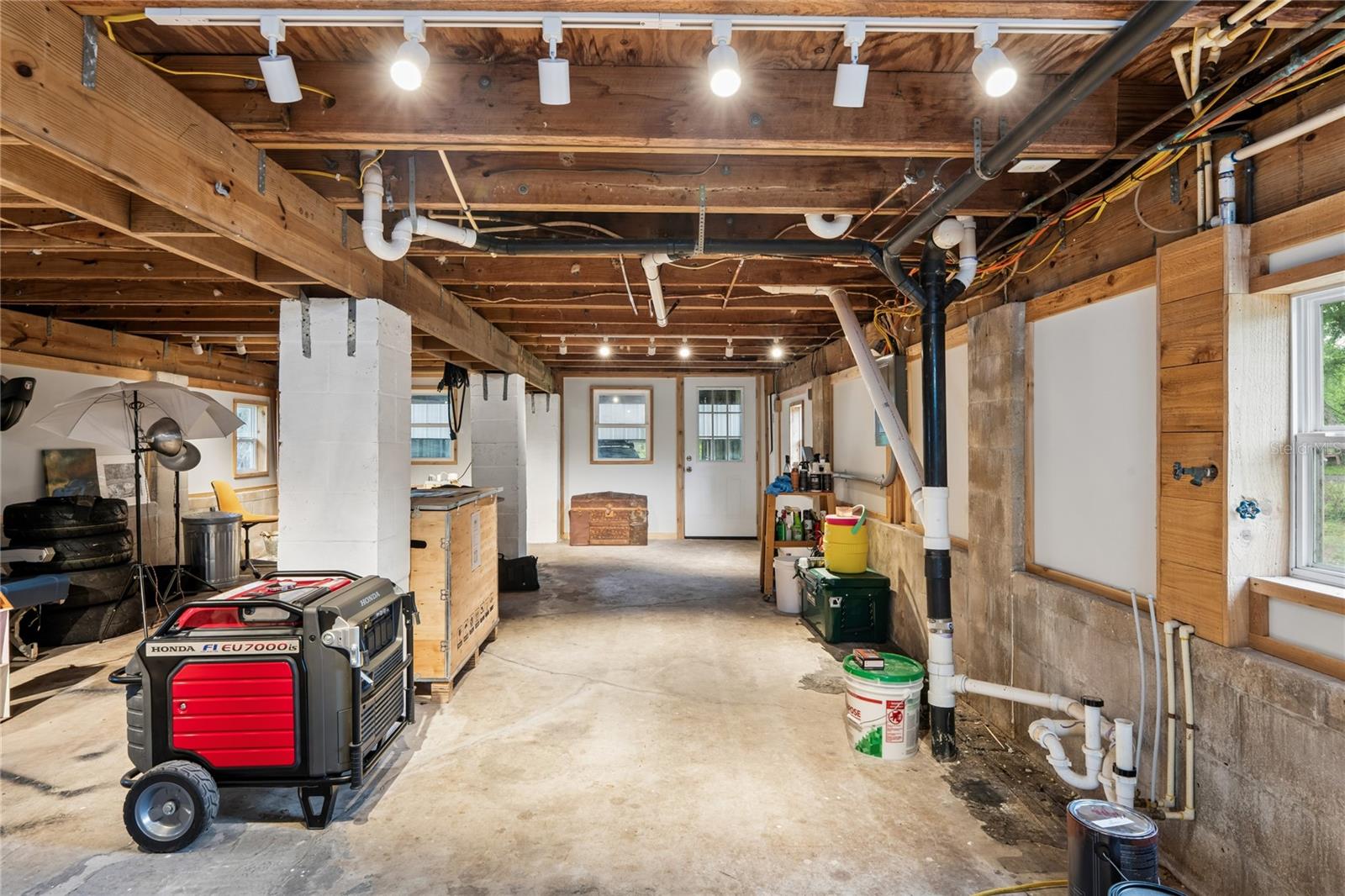 Image 24 of 29 For 9366 Cr 649  