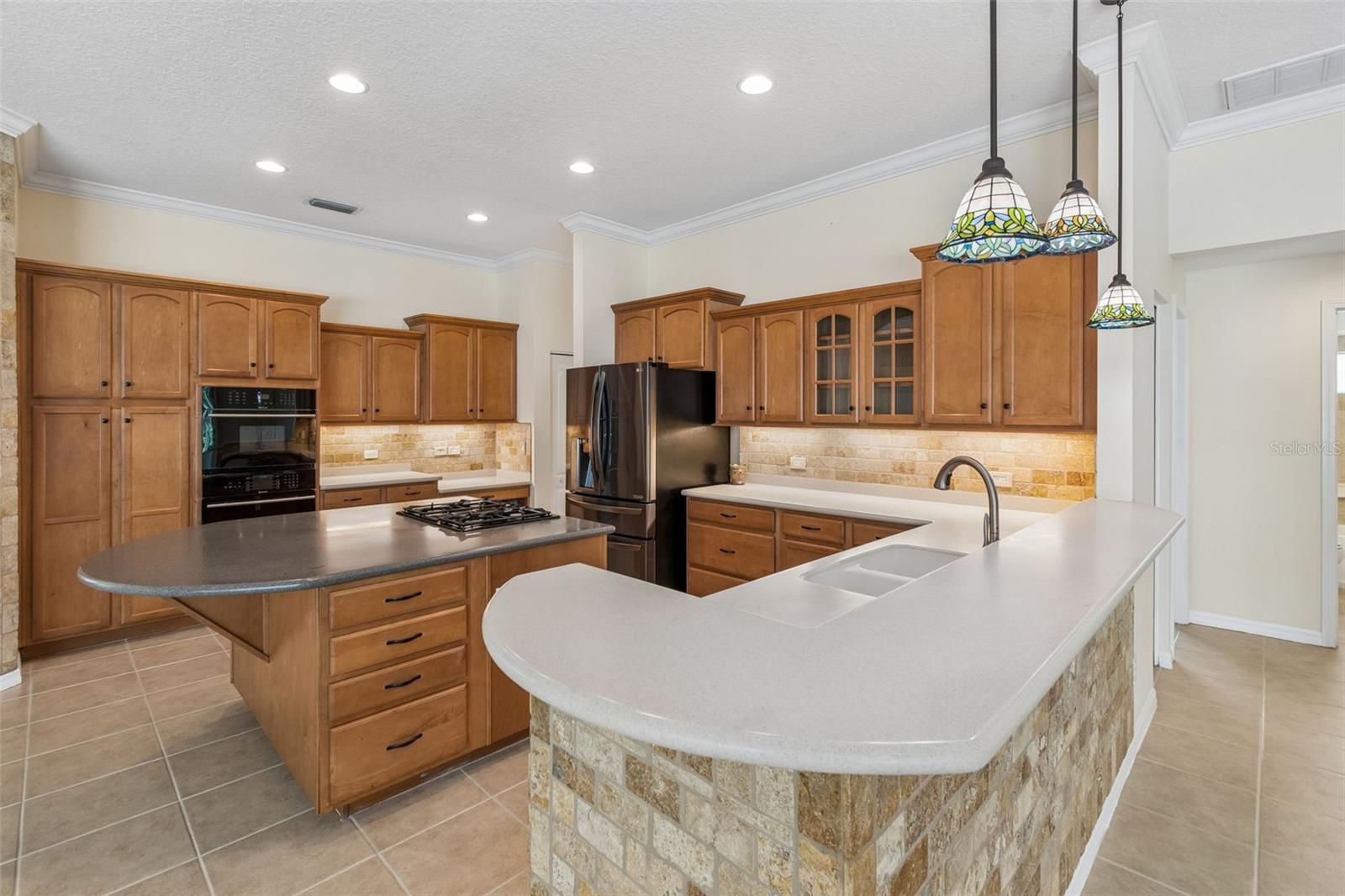 Listing photo id 12 for 2731 Blue Springs Place