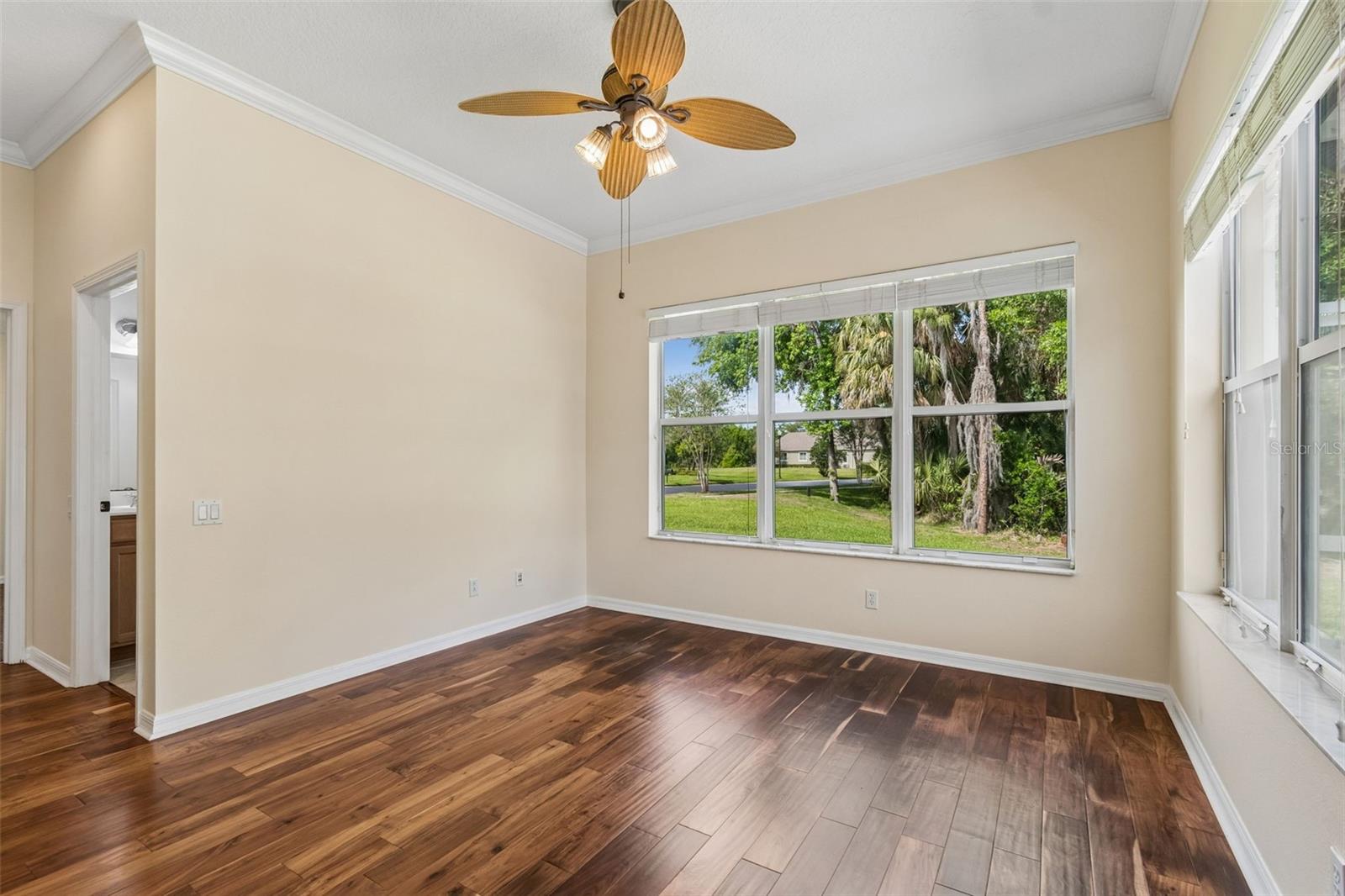 Listing photo id 26 for 2731 Blue Springs Place