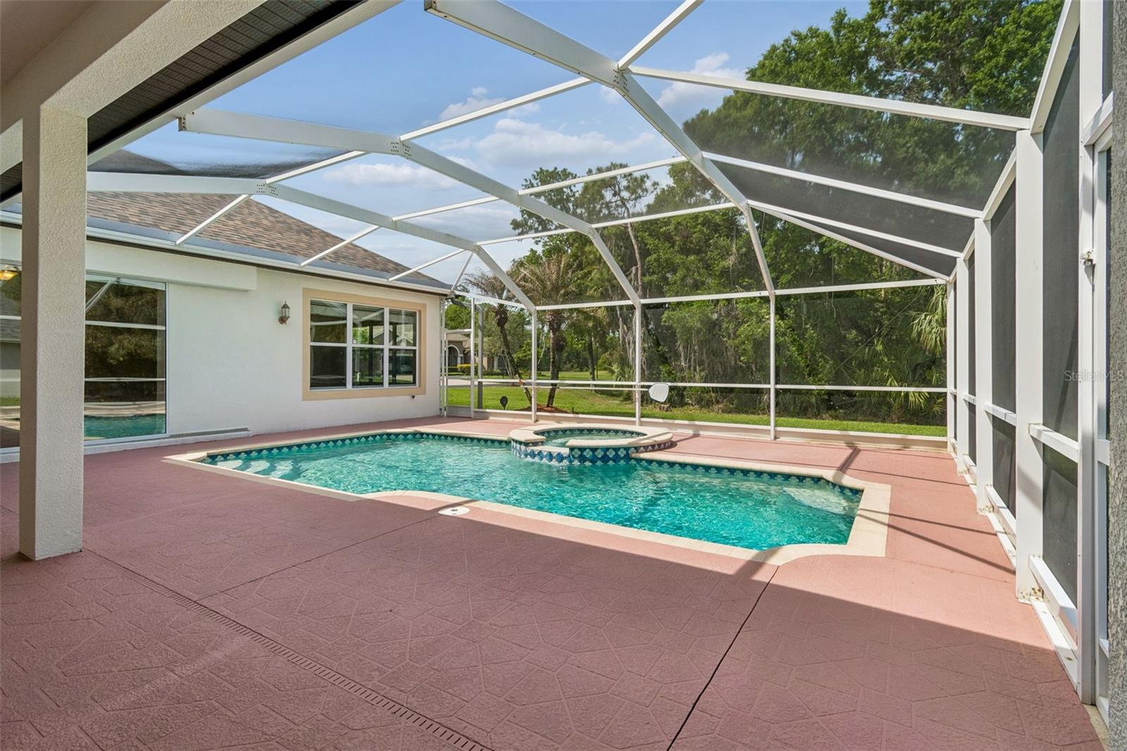 Listing photo id 33 for 2731 Blue Springs Place