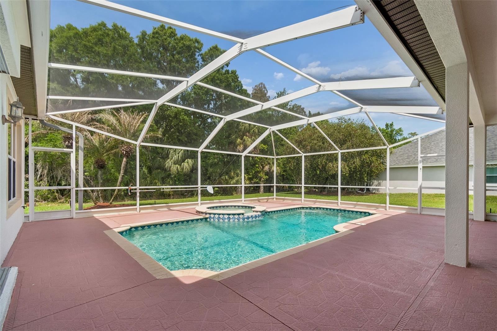 Listing photo id 34 for 2731 Blue Springs Place