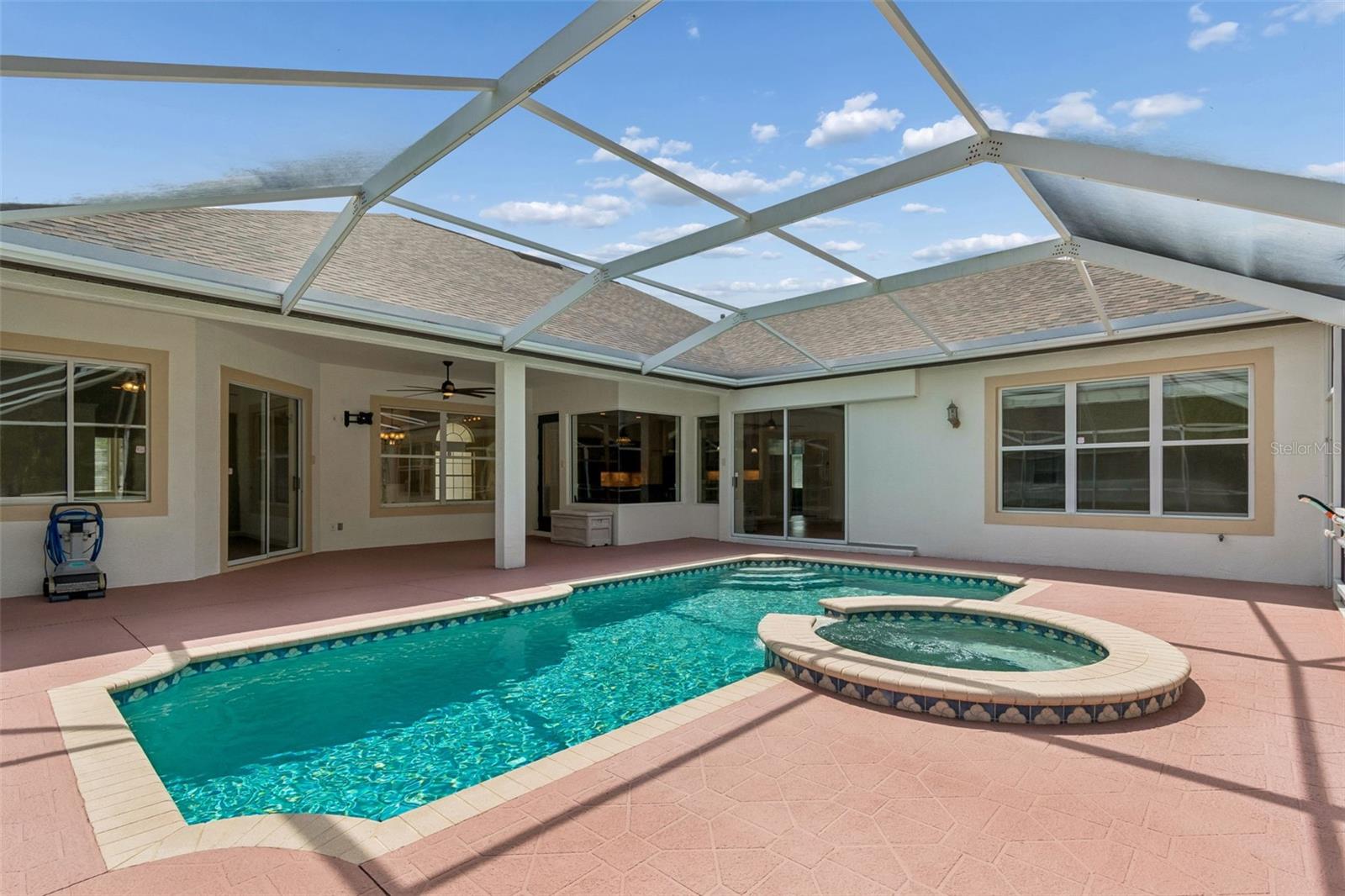 Listing photo id 36 for 2731 Blue Springs Place