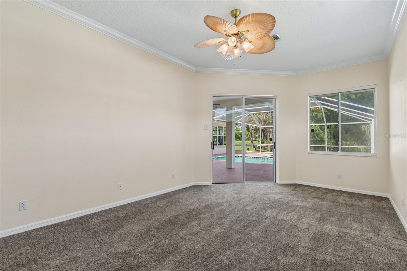 Listing photo id 46 for 2731 Blue Springs Place