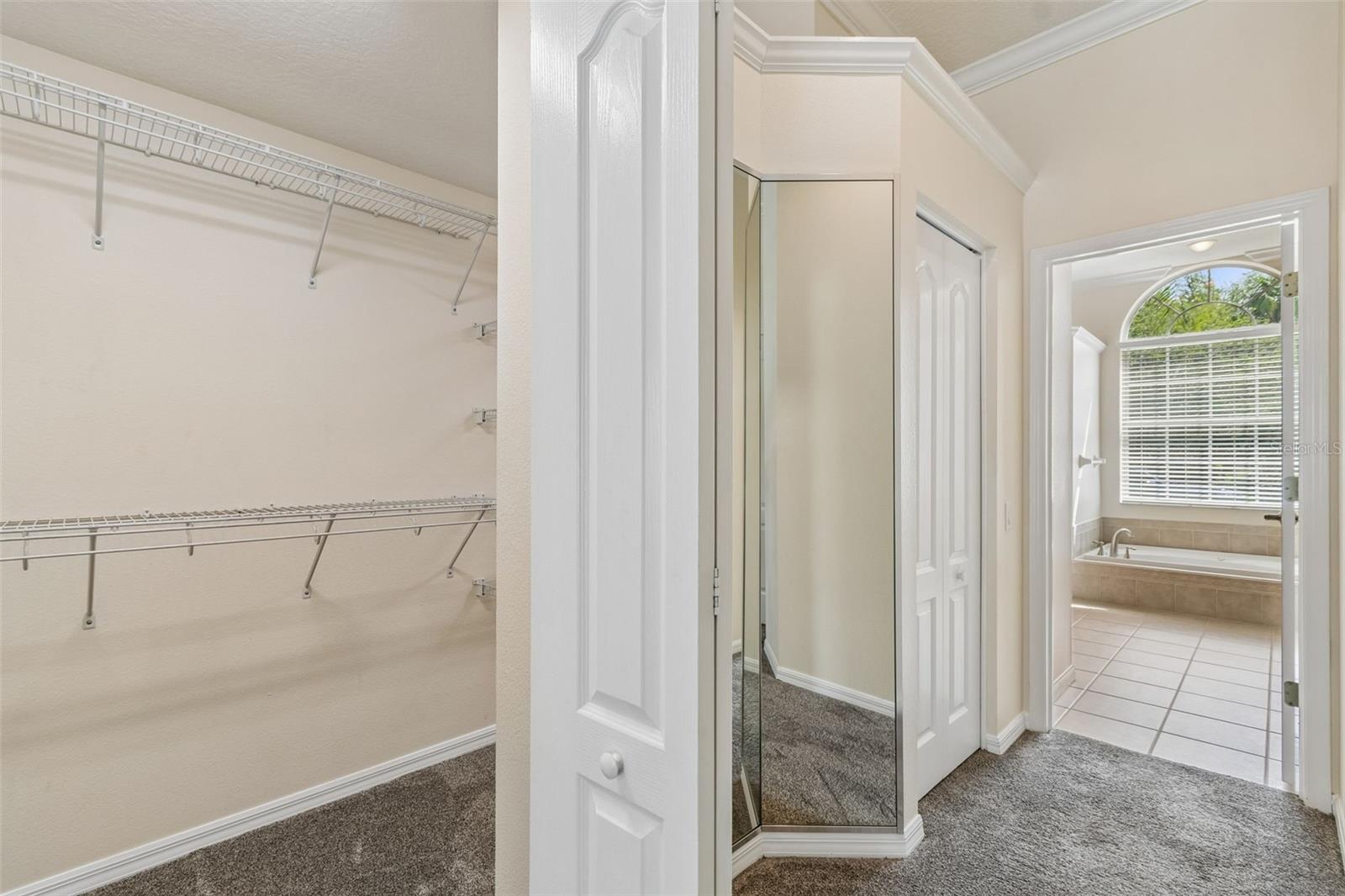 Listing photo id 47 for 2731 Blue Springs Place