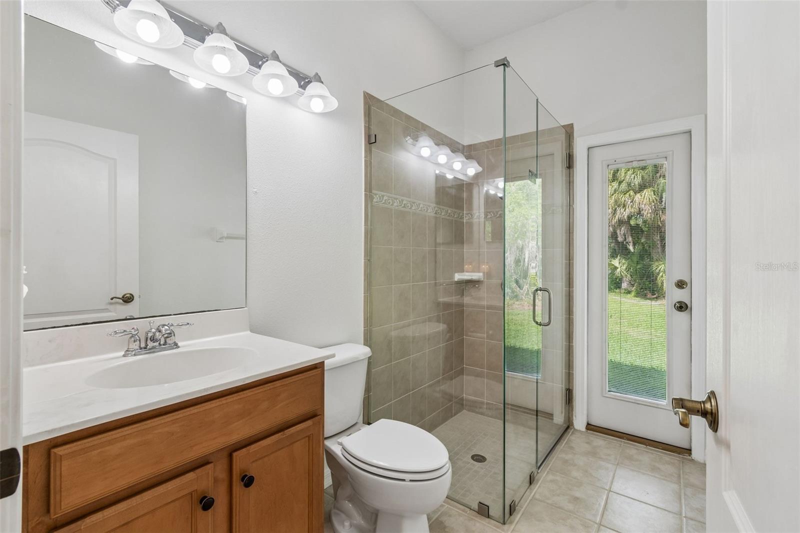 Listing photo id 61 for 2731 Blue Springs Place
