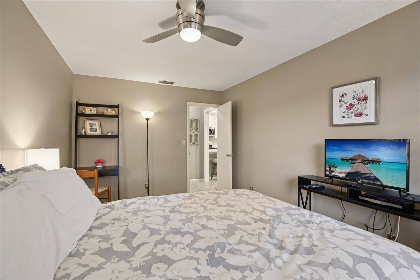 Listing photo id 16 for 39650 Us Highway 19 Highway N 135