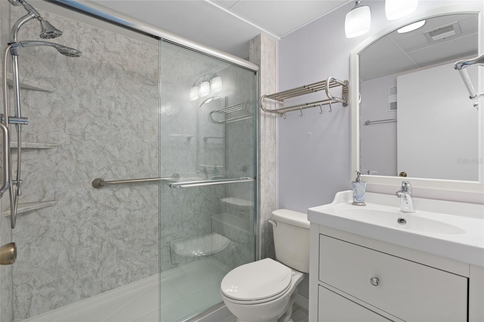 Image 19 of 24 For 209 Lincoln Circle N 109