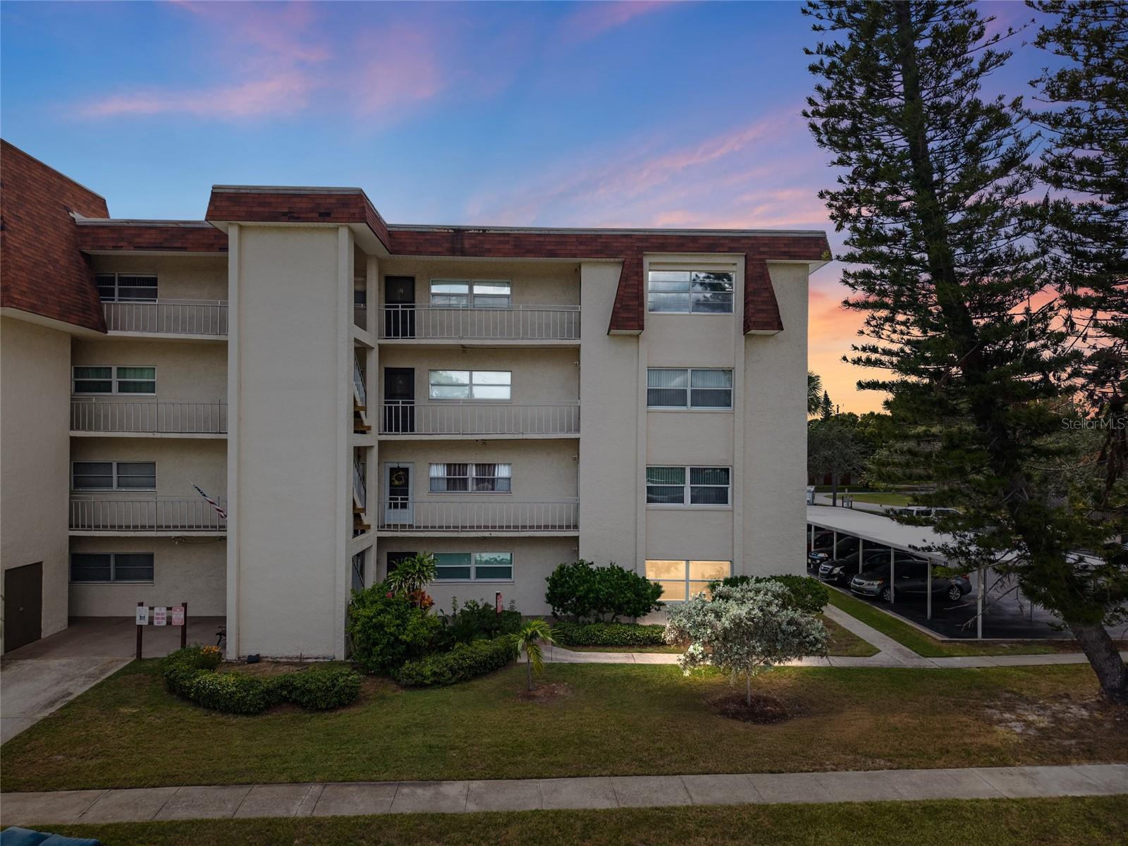 Image 2 of 24 For 209 Lincoln Circle N 109