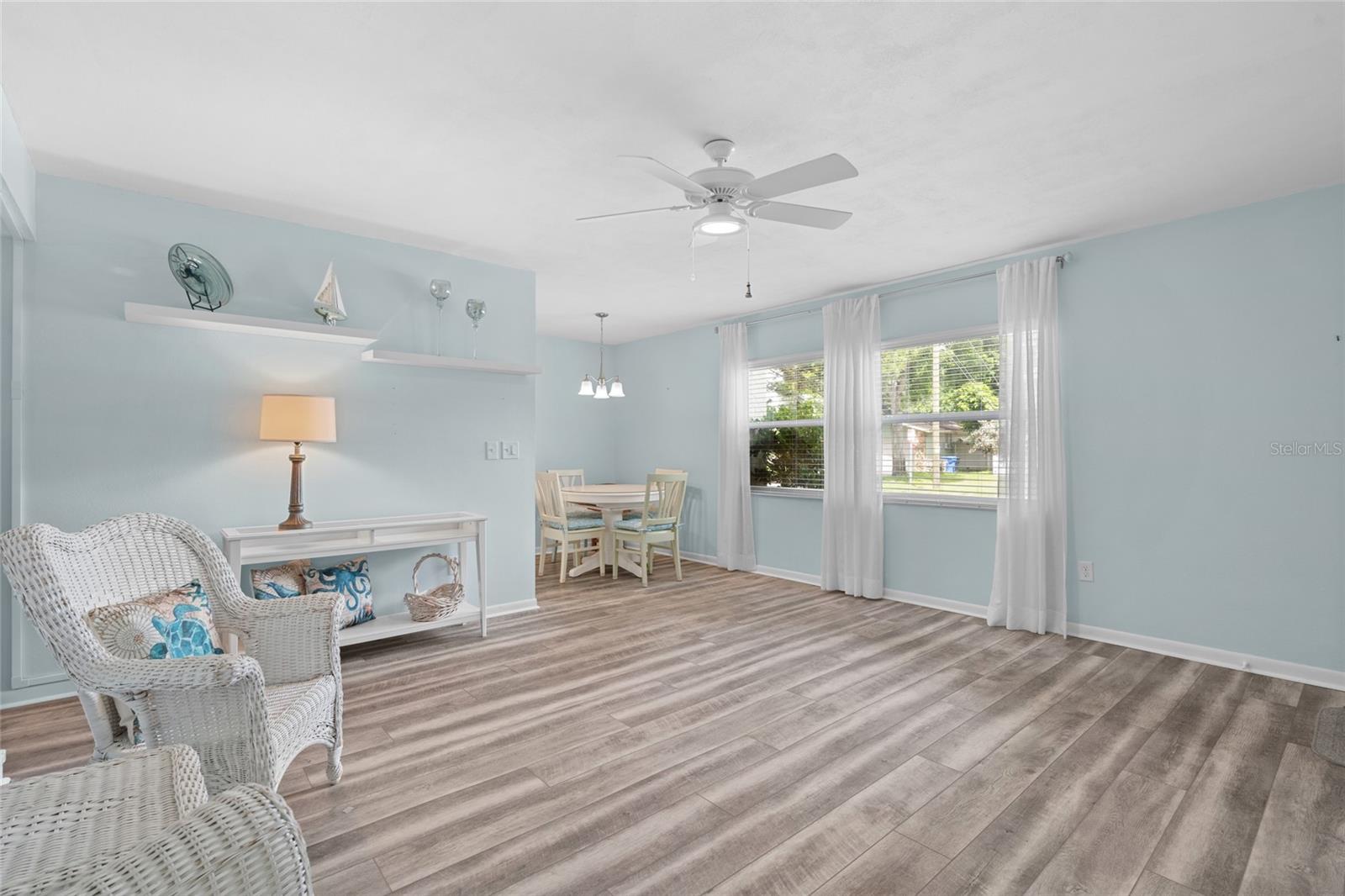 Image 3 of 24 For 209 Lincoln Circle N 109