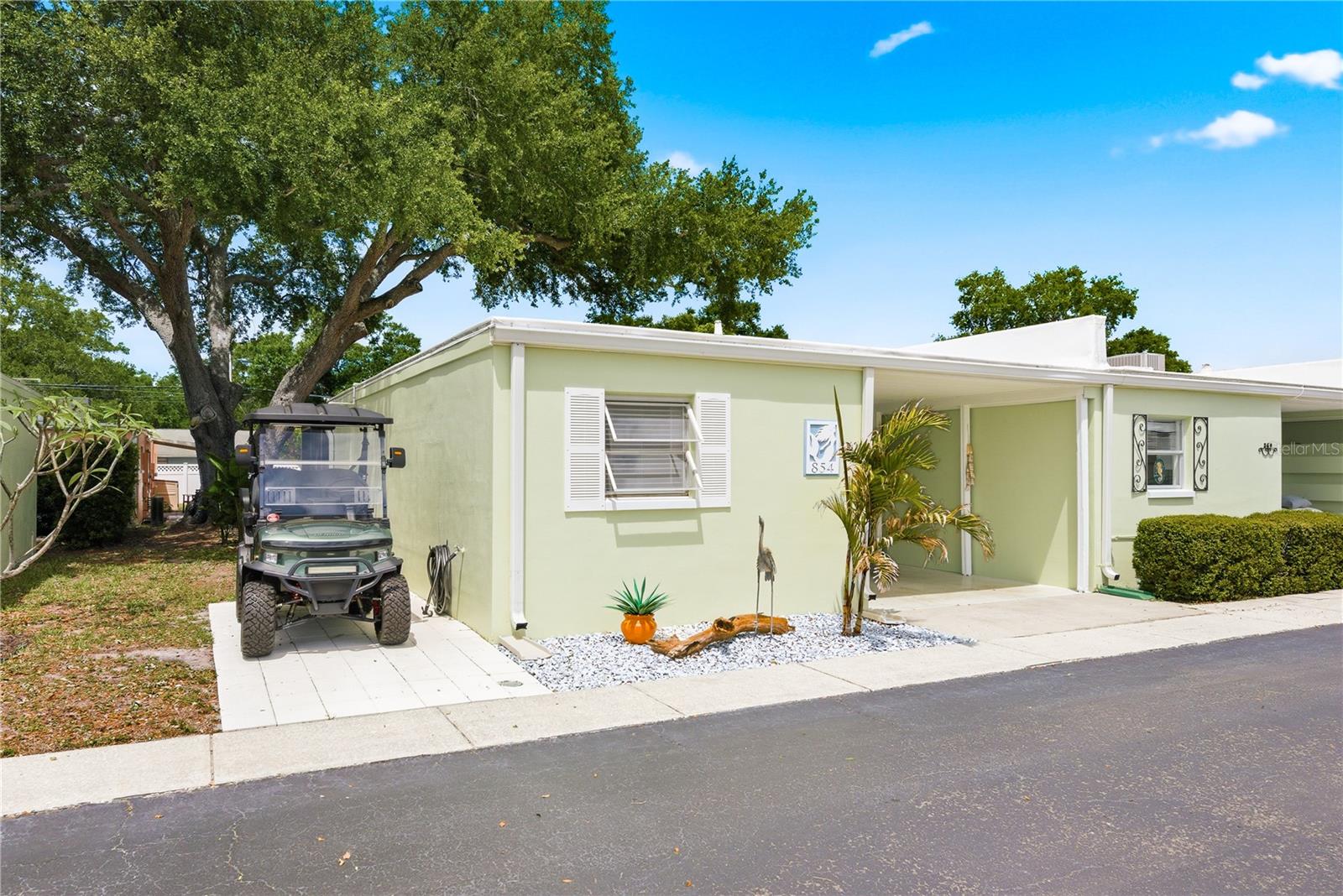 Details for 854 Sky Loch Drive N, DUNEDIN, FL 34698