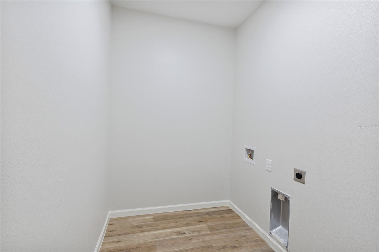 Image 22 of 30 For 809 131st Ave