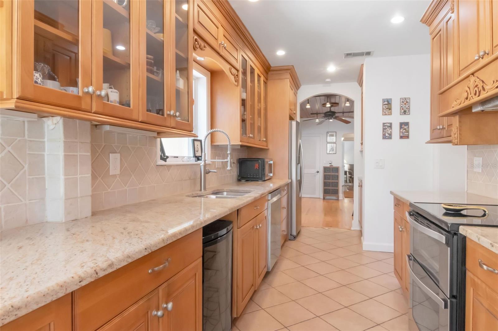 Image 11 of 58 For 135 25th Avenue Ne