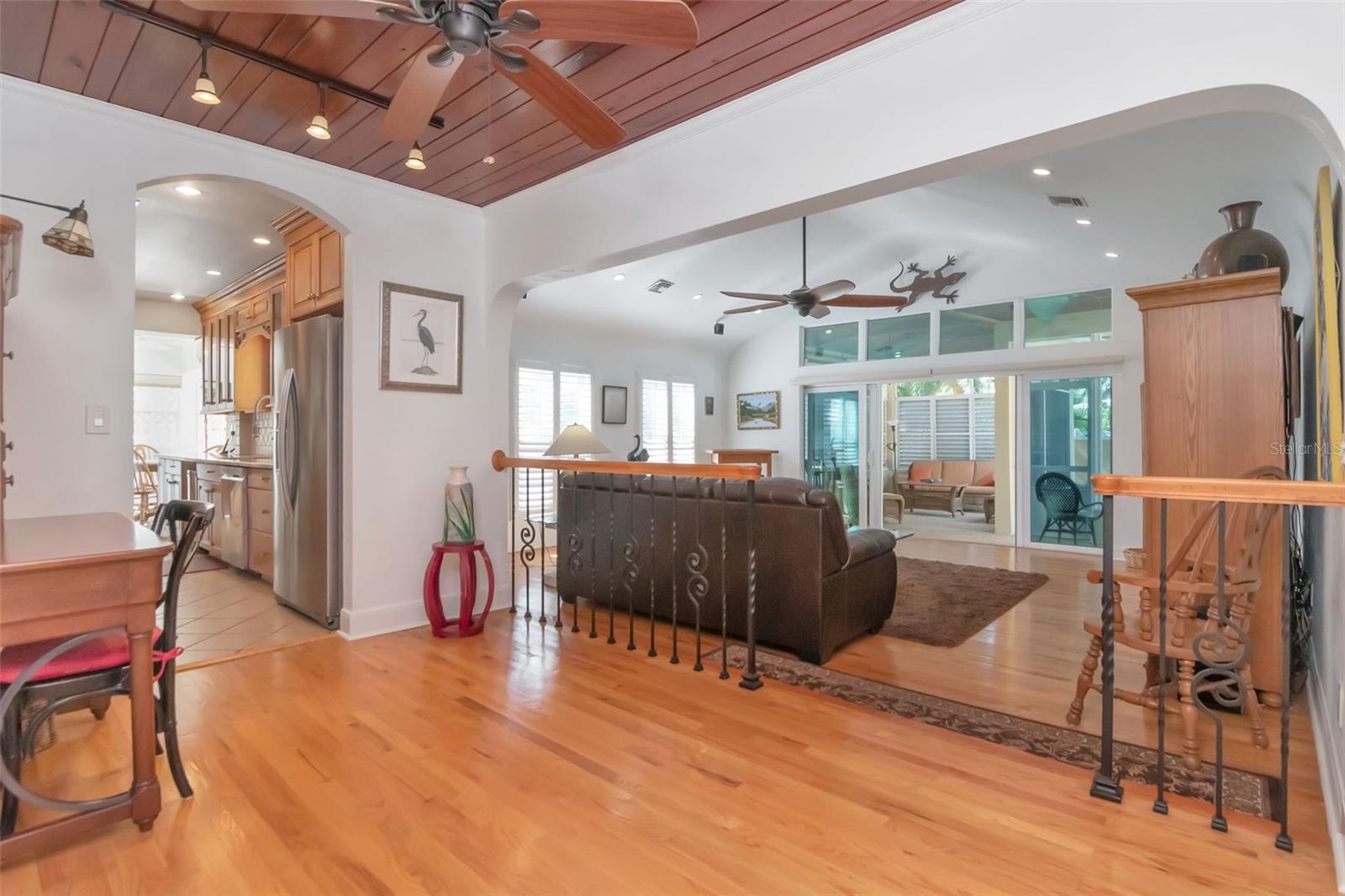 Image 17 of 58 For 135 25th Avenue Ne