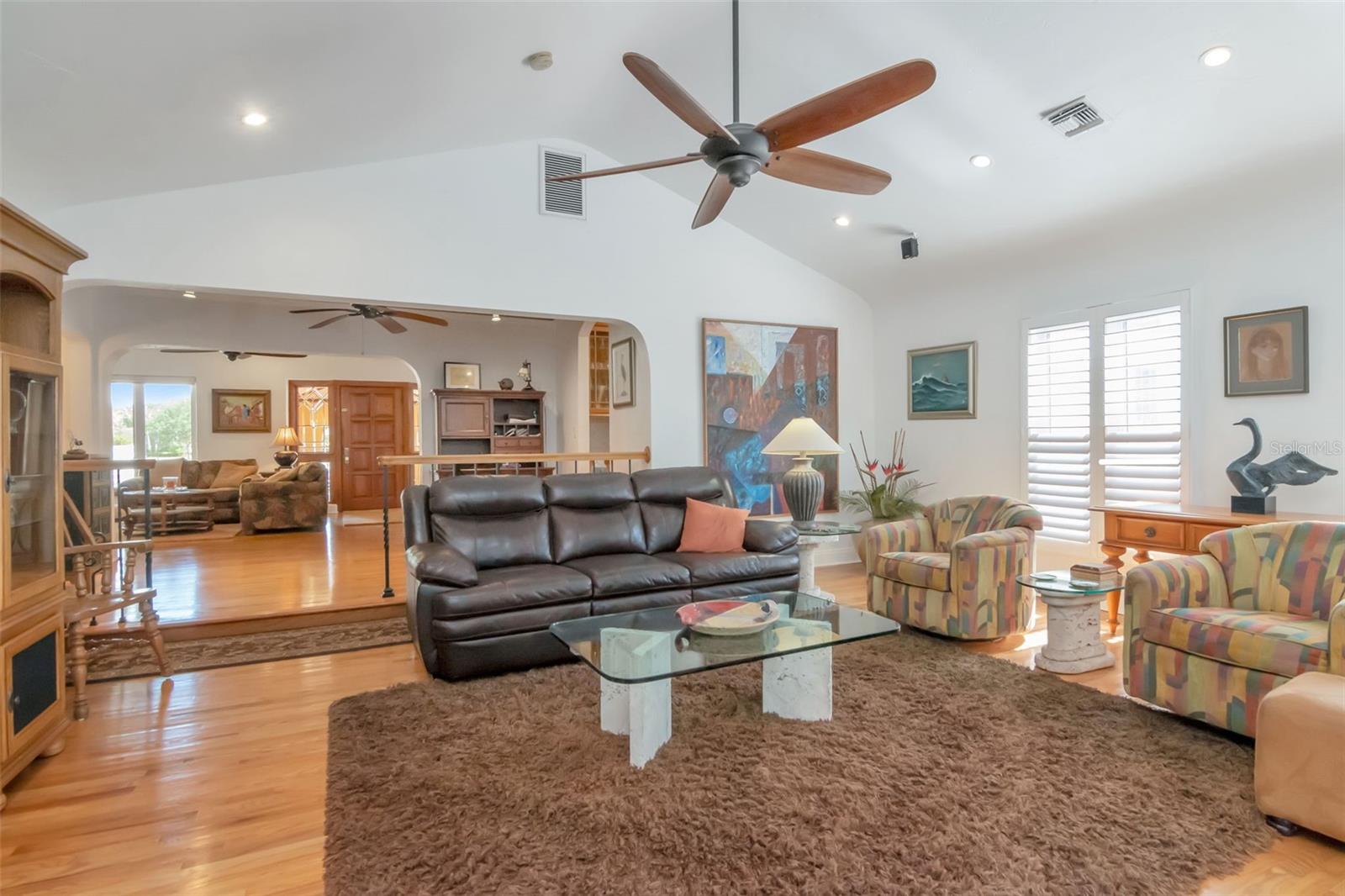 Image 18 of 58 For 135 25th Avenue Ne