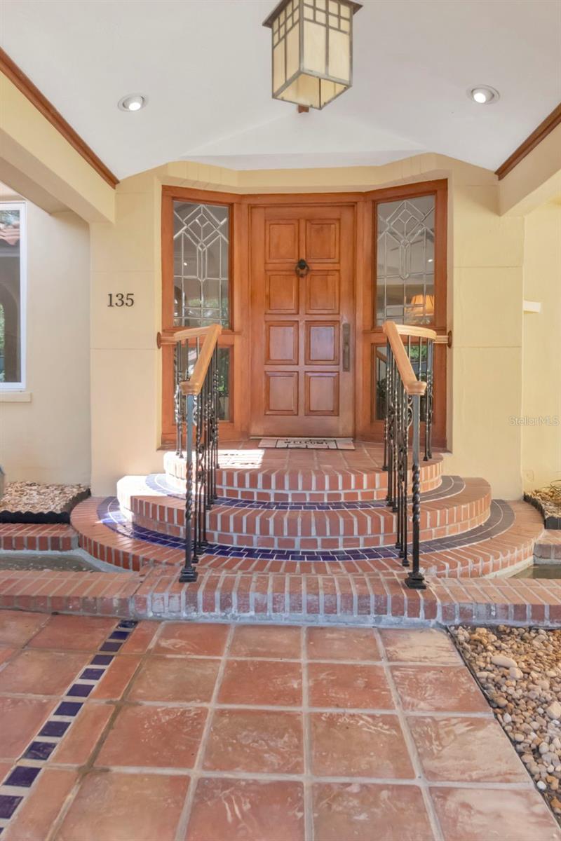 Image 2 of 58 For 135 25th Avenue Ne