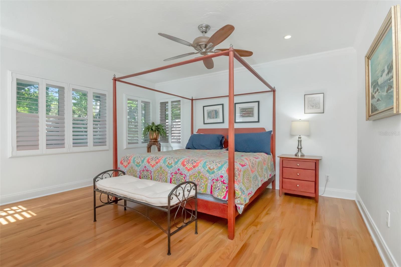 Image 23 of 58 For 135 25th Avenue Ne