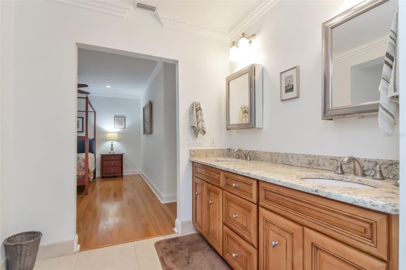 Image 24 of 58 For 135 25th Avenue Ne