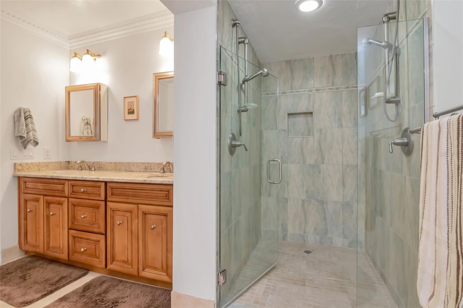 Image 25 of 58 For 135 25th Avenue Ne