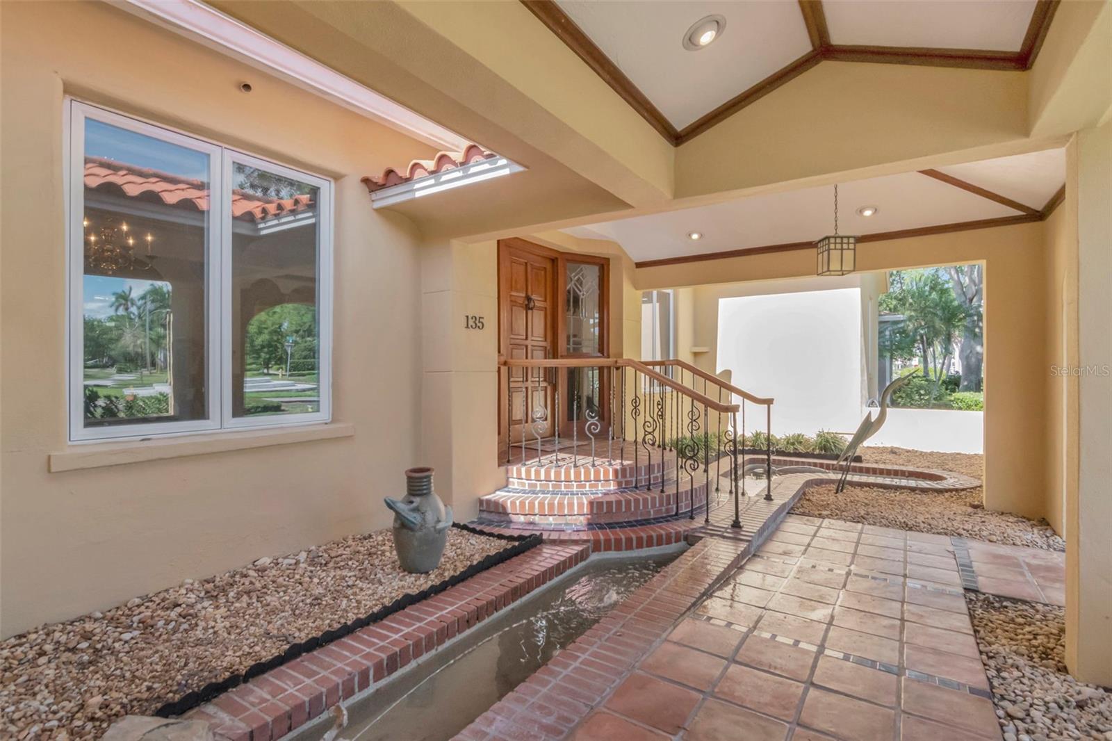 Image 3 of 58 For 135 25th Avenue Ne