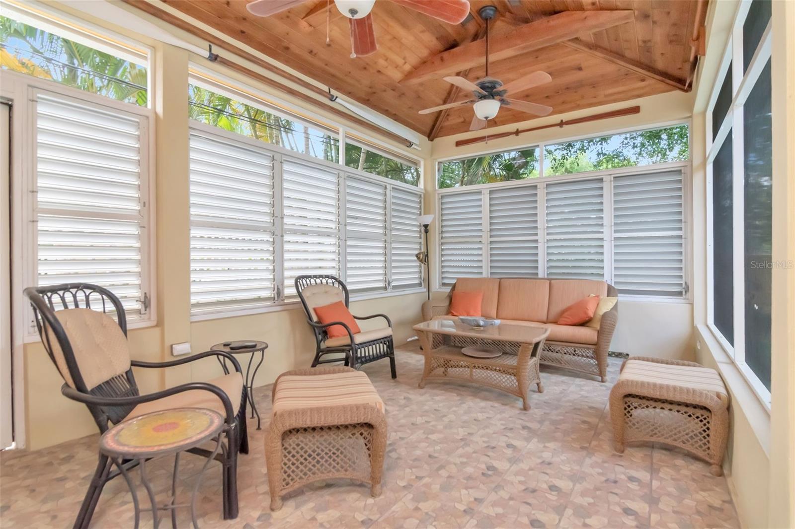 Image 34 of 58 For 135 25th Avenue Ne