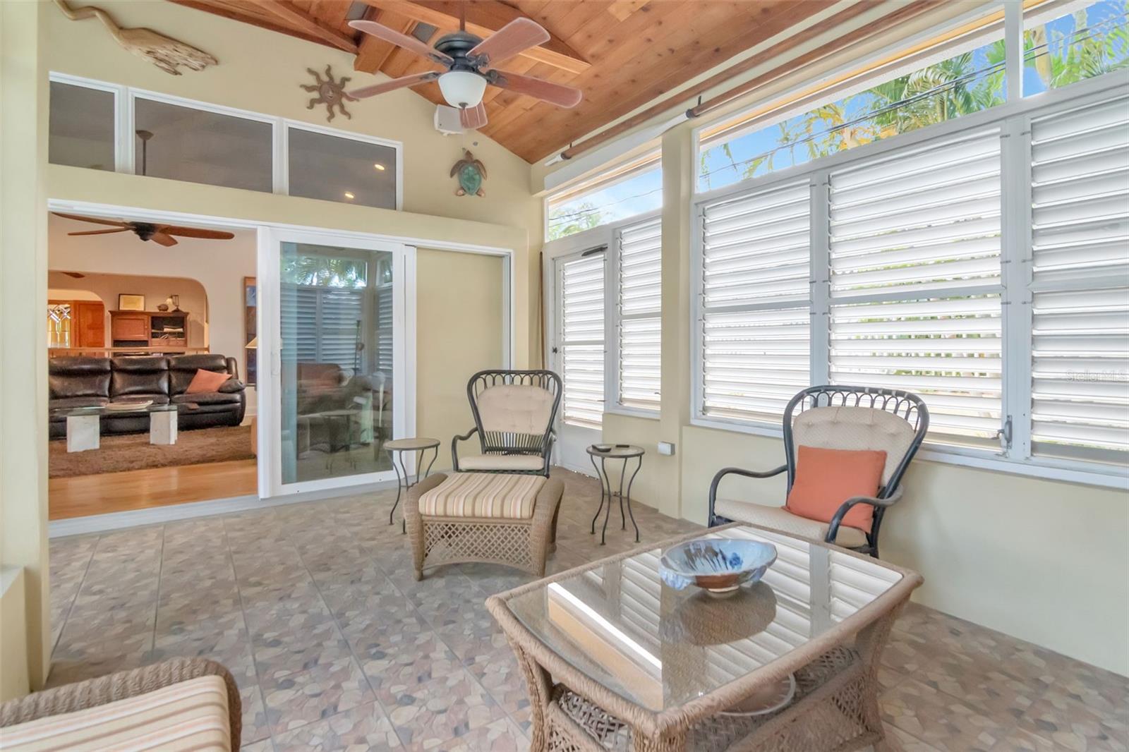 Image 36 of 58 For 135 25th Avenue Ne