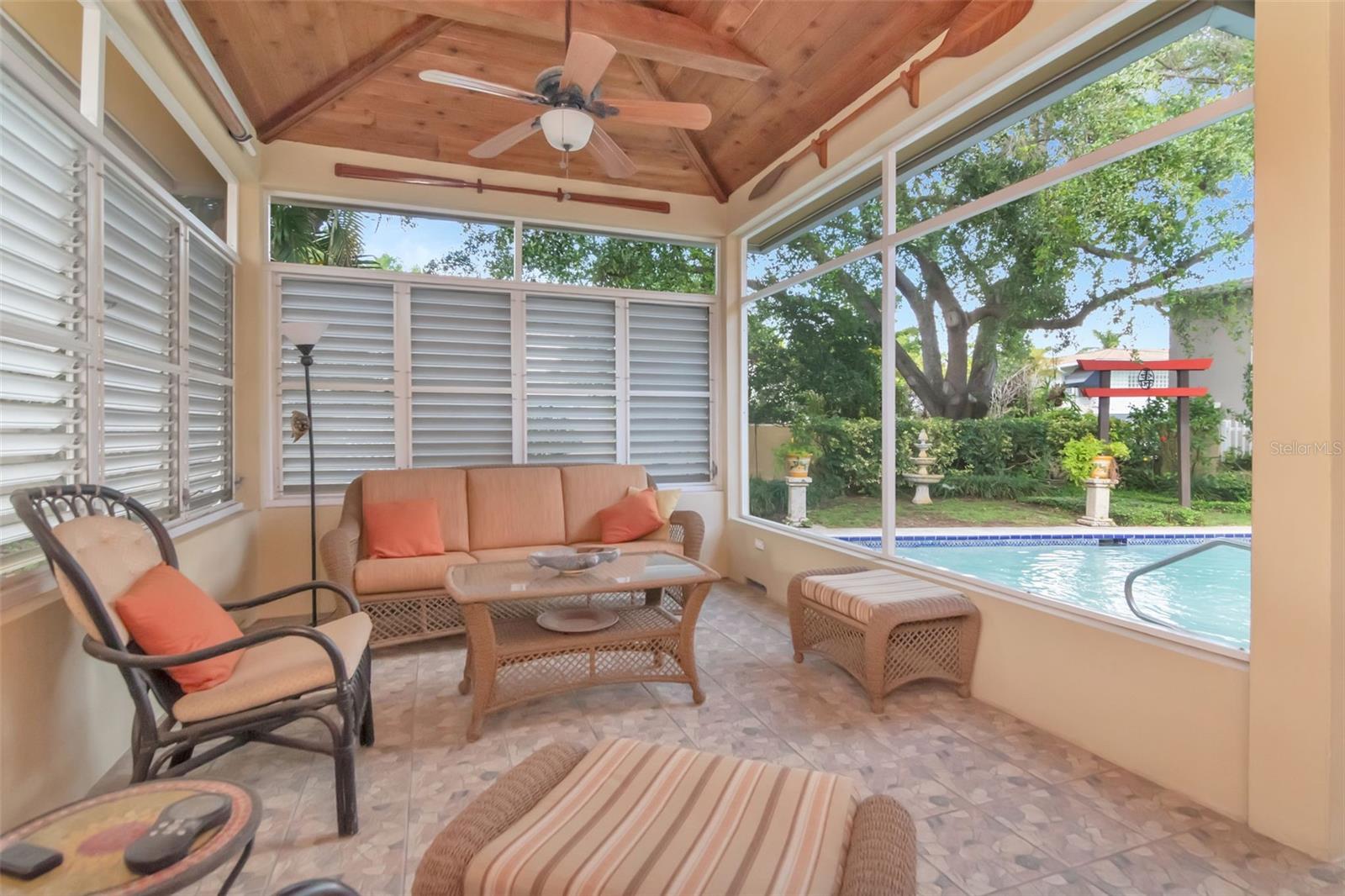 Image 38 of 58 For 135 25th Avenue Ne