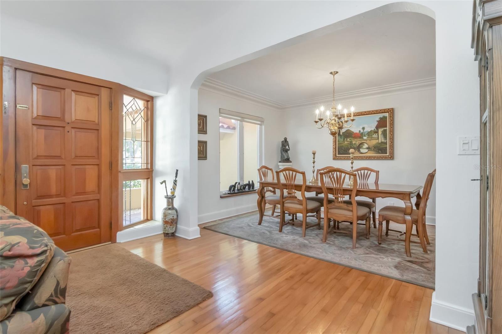 Image 7 of 58 For 135 25th Avenue Ne