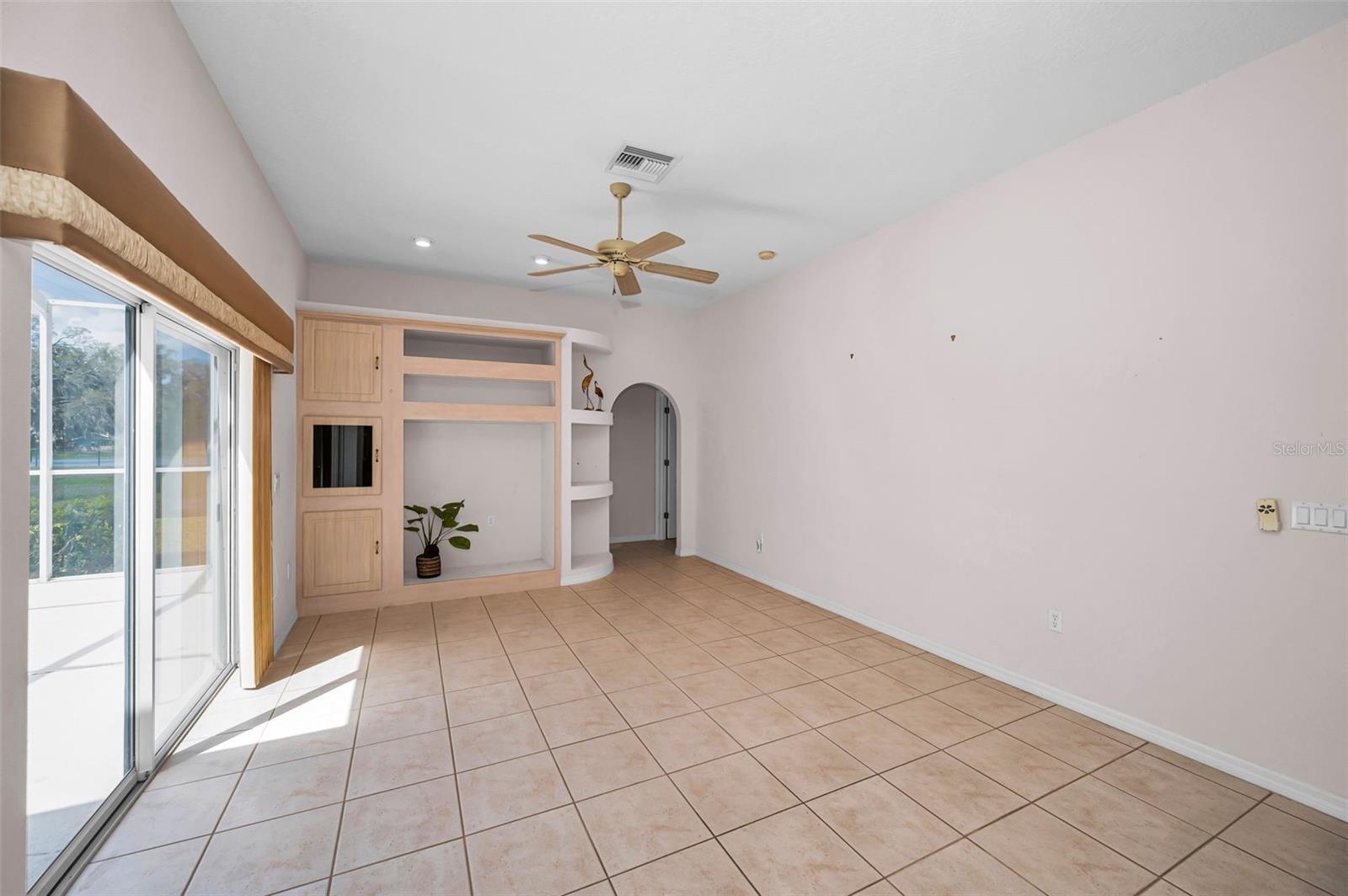 Image 20 of 77 For 548 Manisha Place