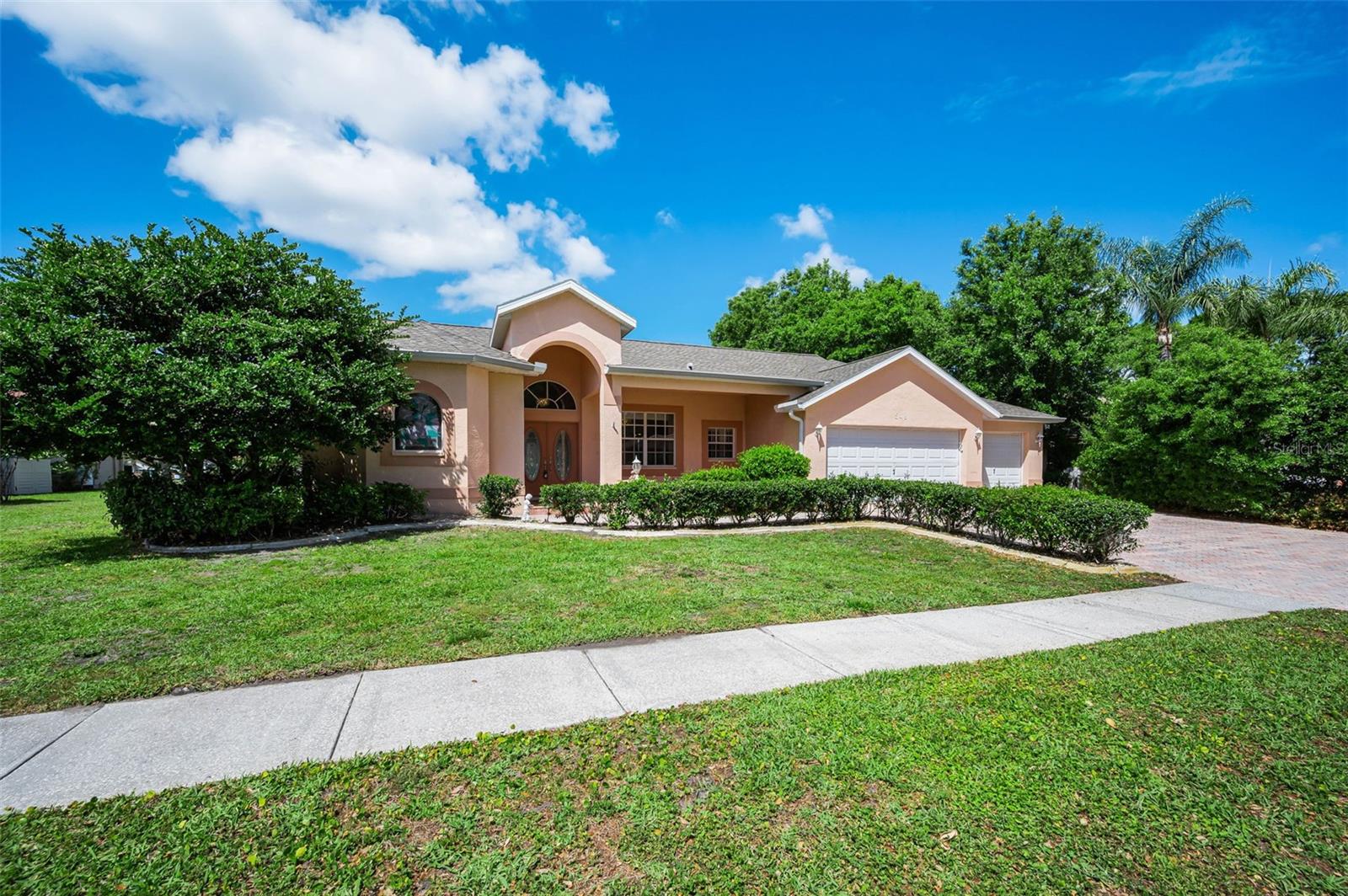 Image 43 of 77 For 548 Manisha Place