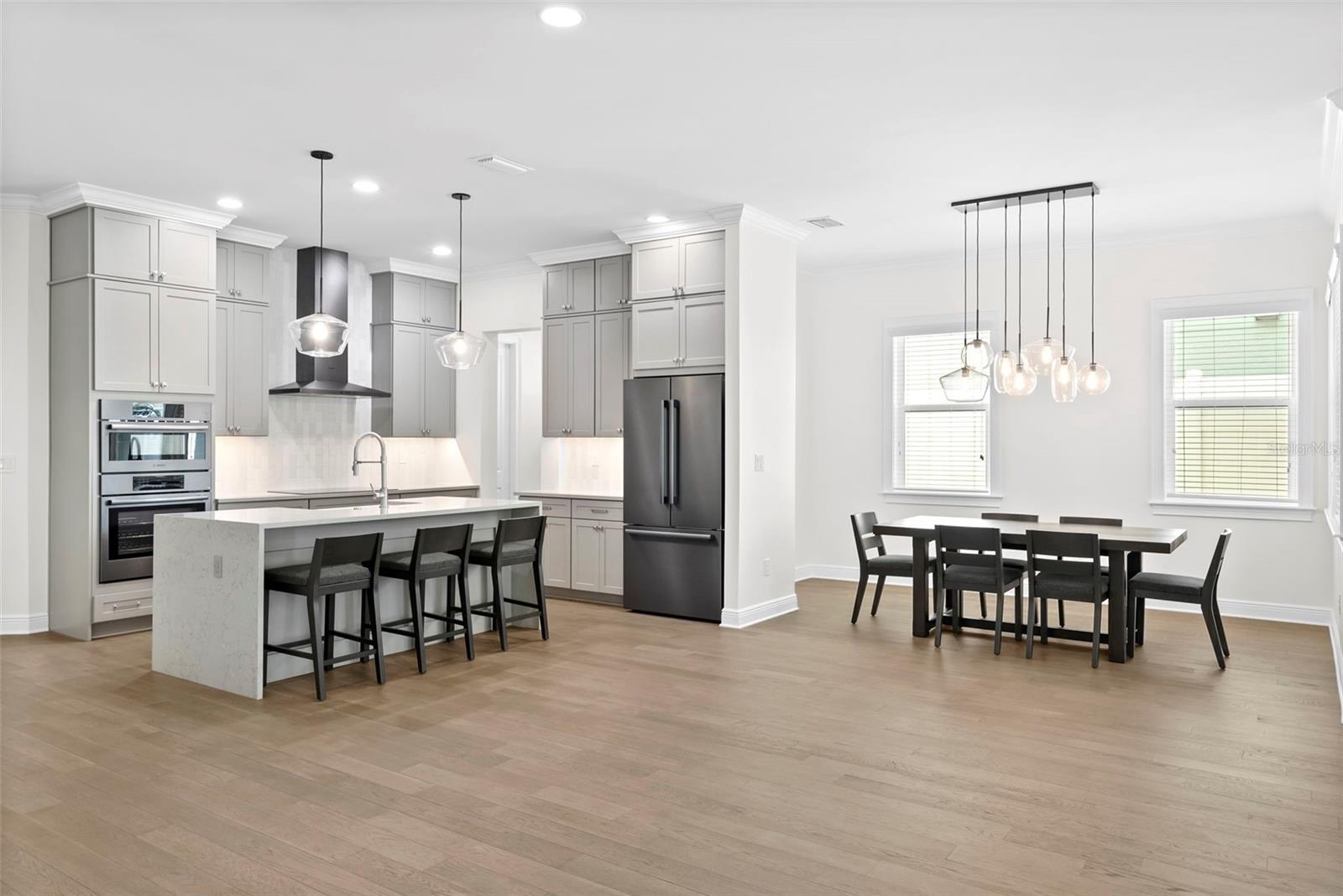 Listing photo id 9 for 2905 San Carlos Street