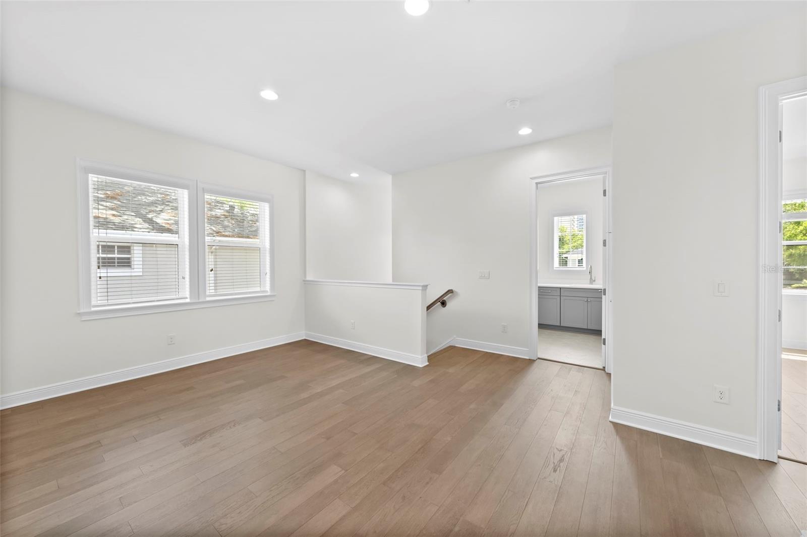 Listing photo id 17 for 2905 San Carlos Street