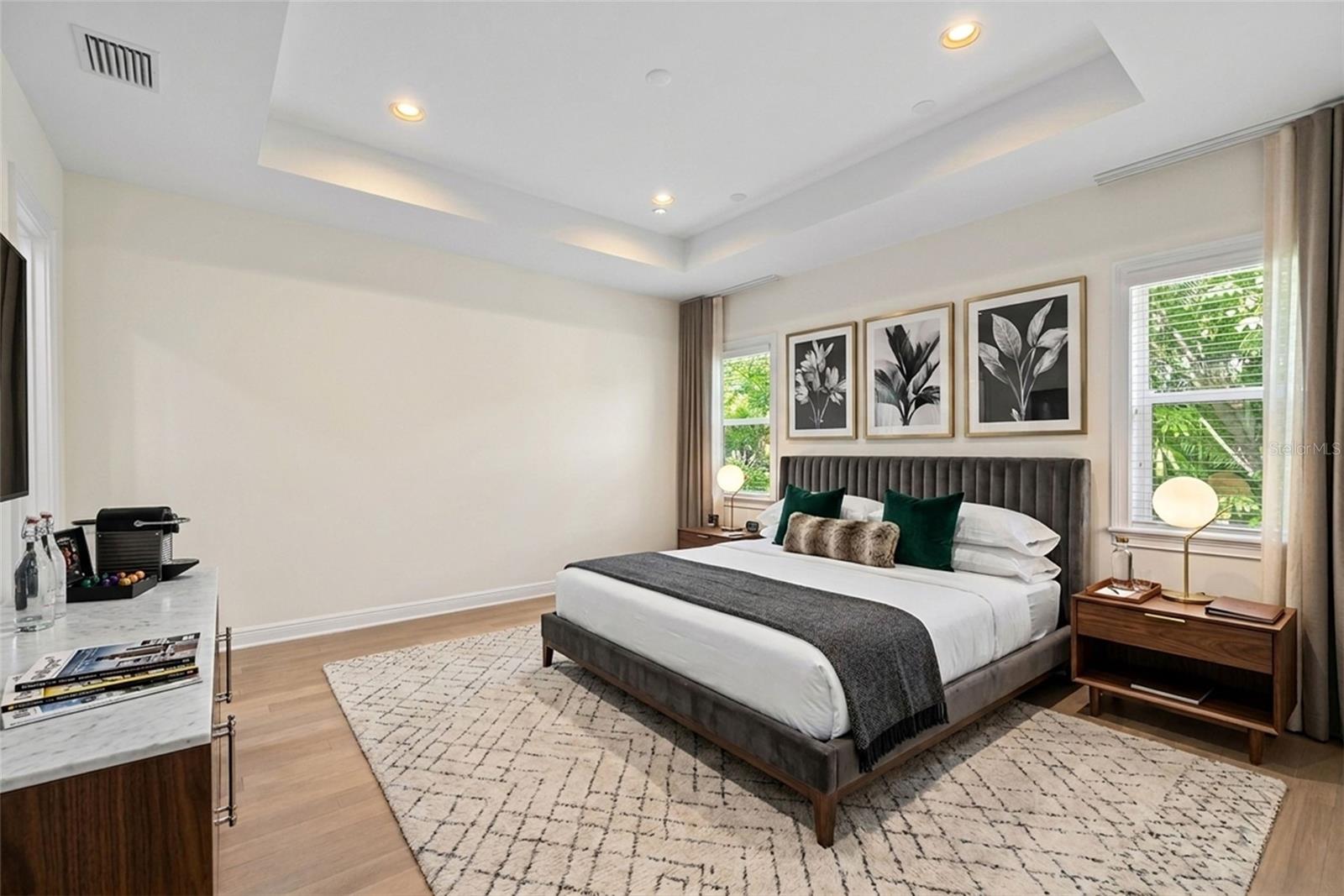 Listing photo id 18 for 2905 San Carlos Street