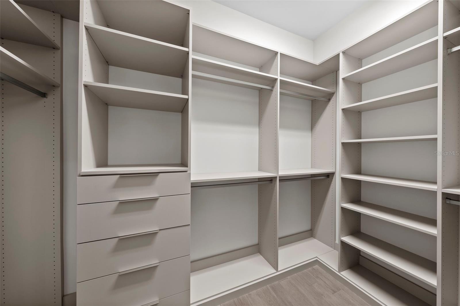 Listing photo id 20 for 2905 San Carlos Street