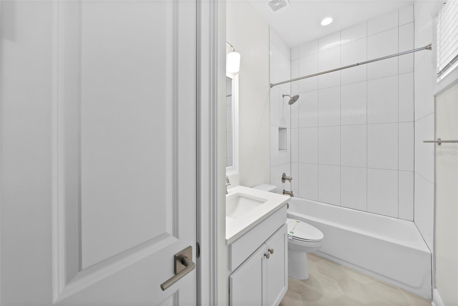 Listing photo id 30 for 2905 San Carlos Street