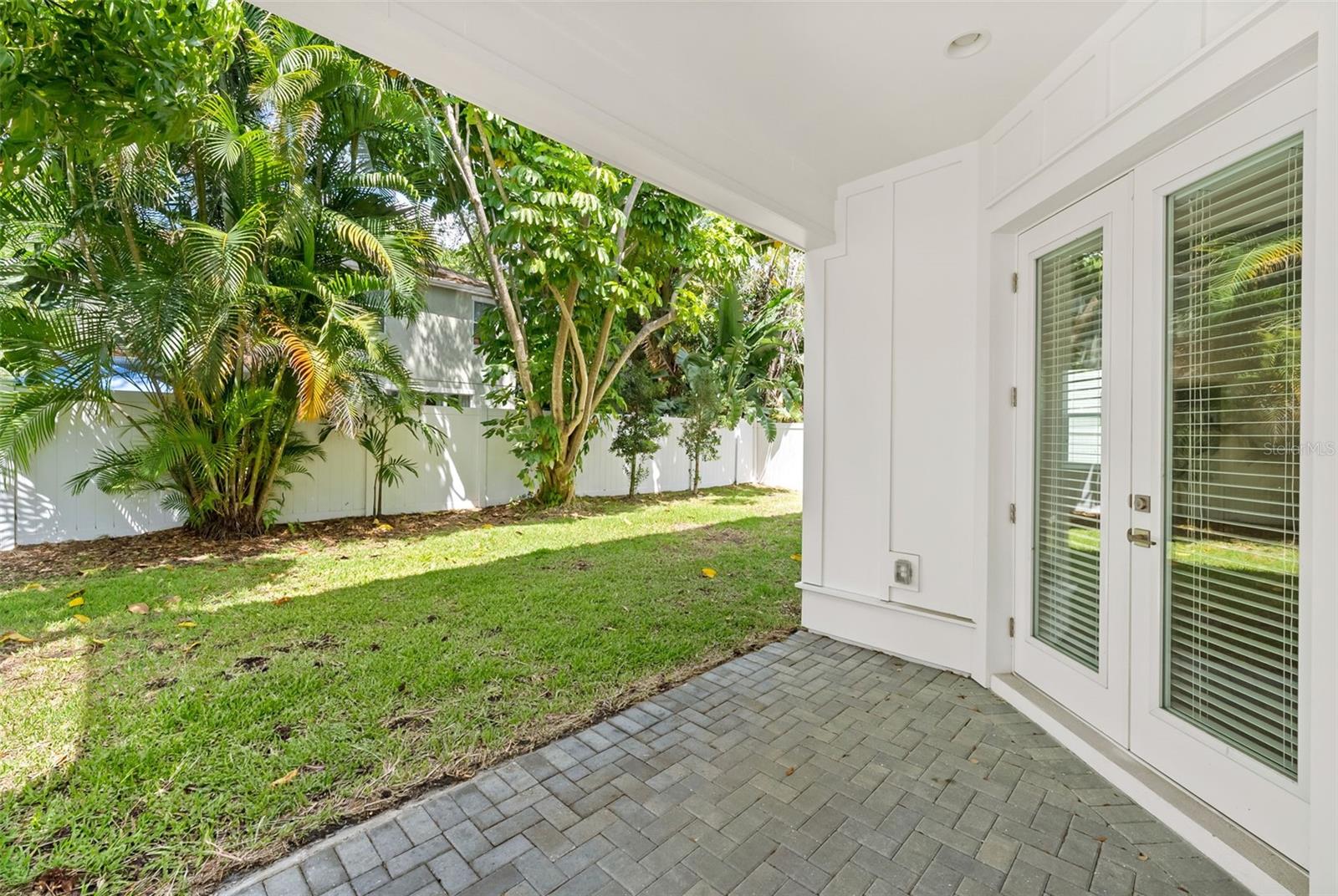 Listing photo id 35 for 2905 San Carlos Street