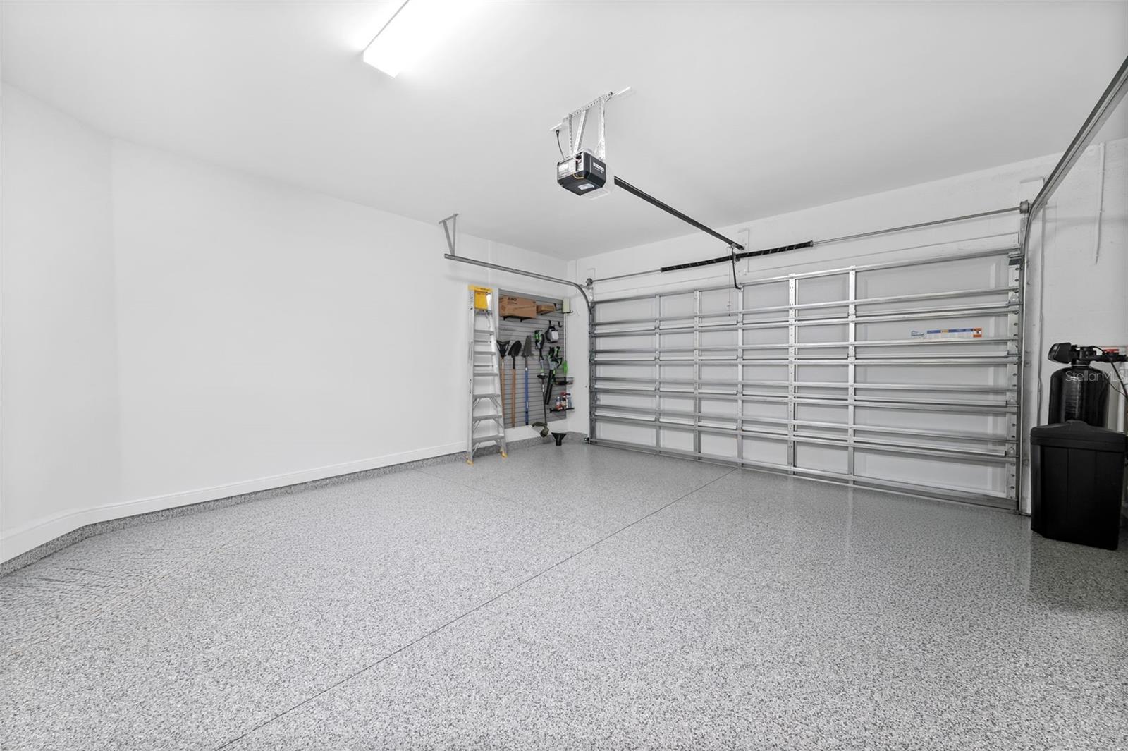 Listing photo id 37 for 2905 San Carlos Street