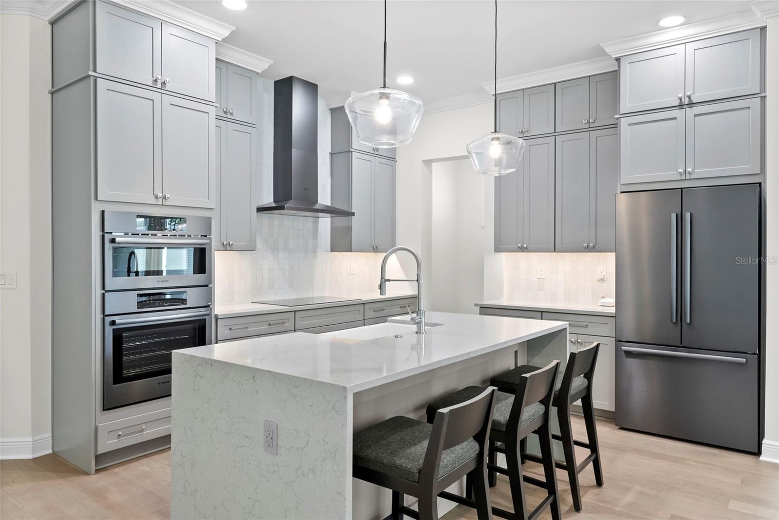 Listing photo id 2 for 2905 San Carlos Street