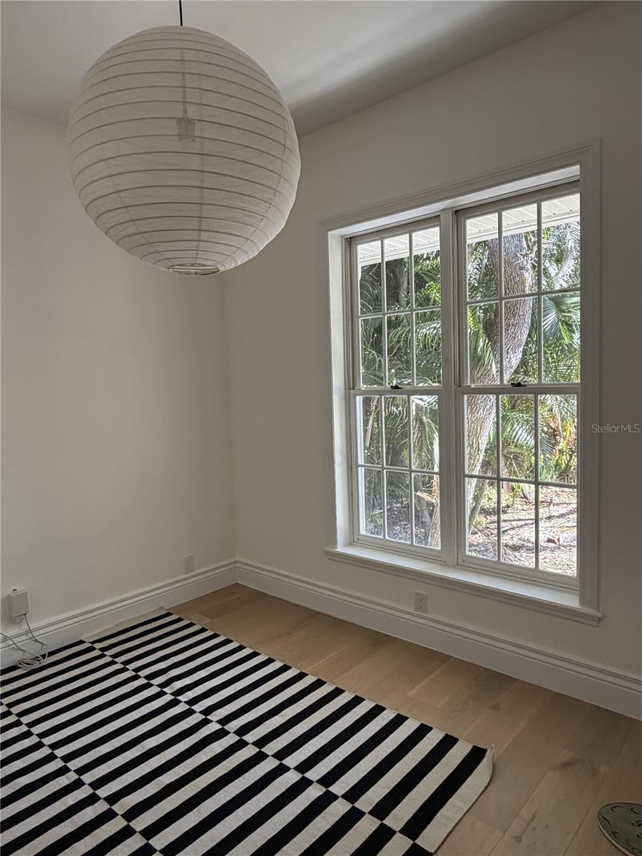 Image 11 of 18 For 2424 Summerwood Court