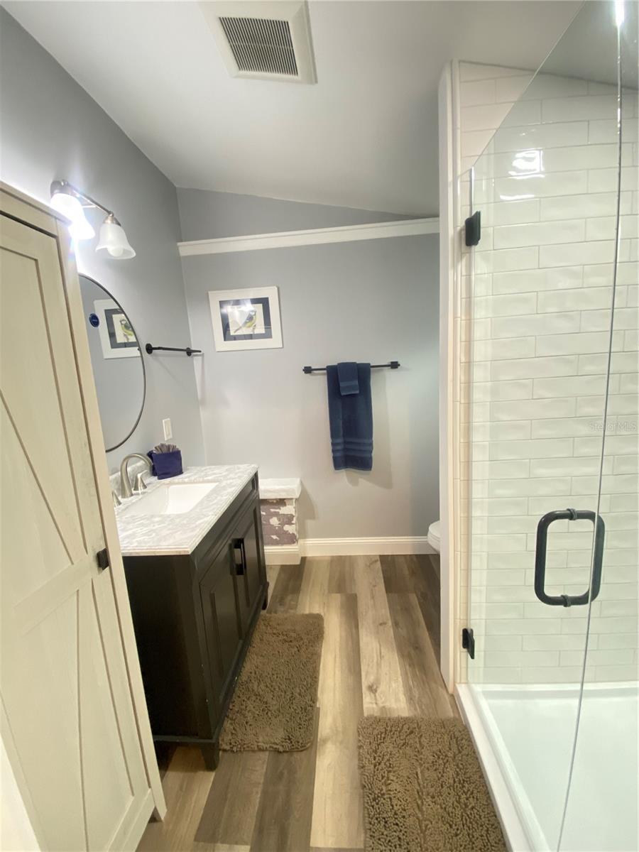 Image 16 of 23 For 808 Grove Street N 808