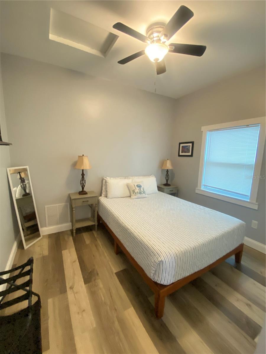 Image 19 of 23 For 808 Grove Street N 808