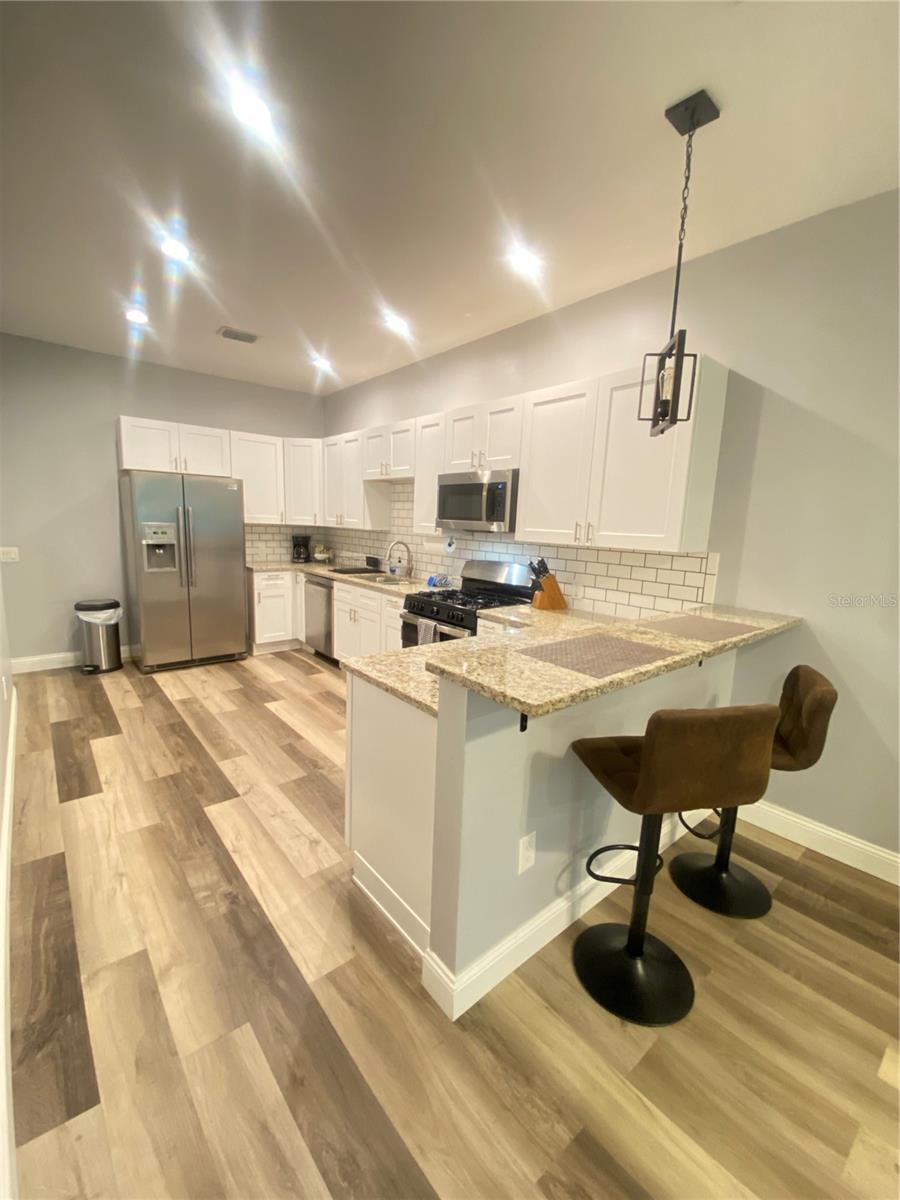 Image 7 of 23 For 808 Grove Street N 808