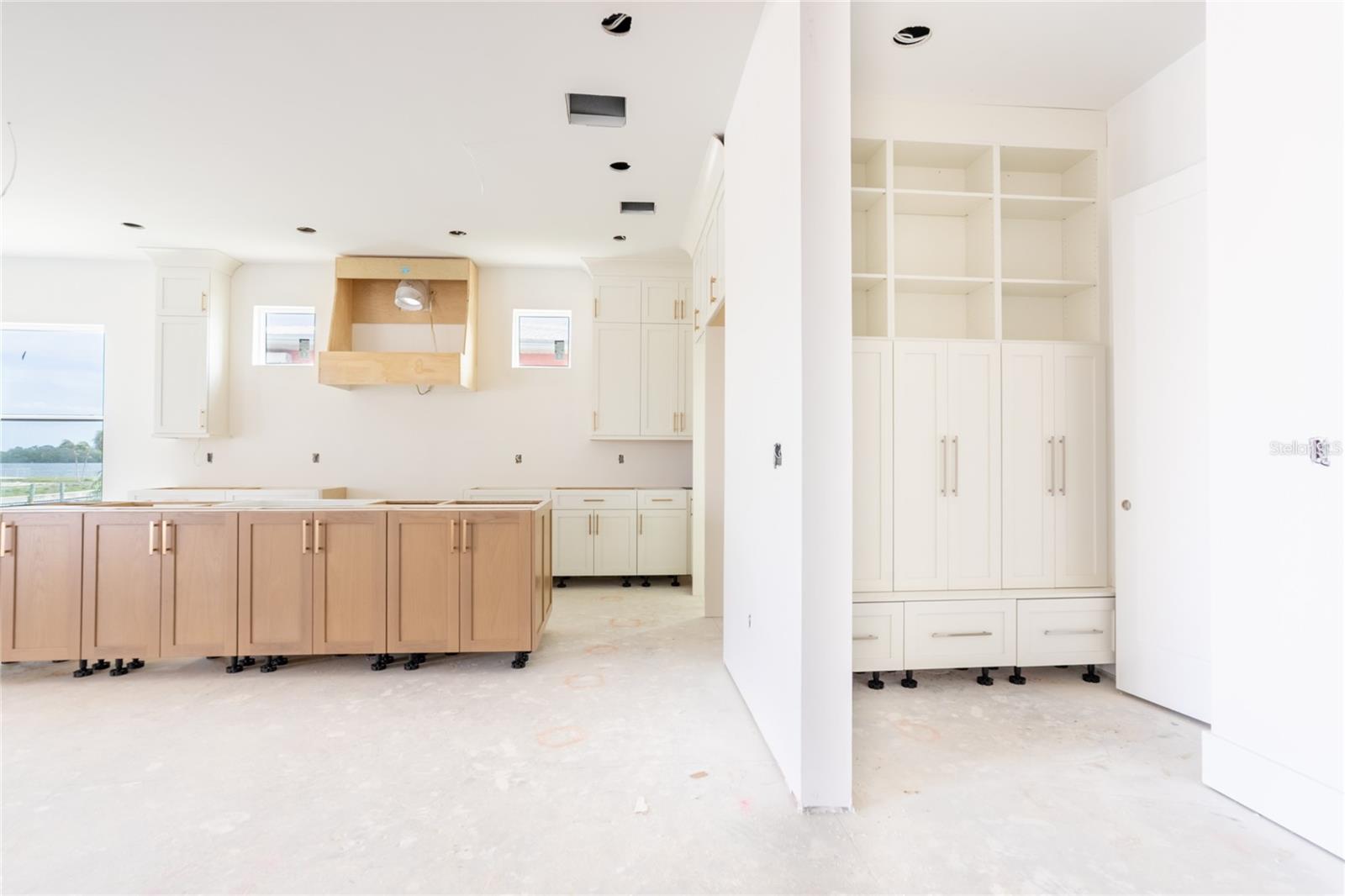 Listing photo id 9 for 2071 Illinois Avenue Ne